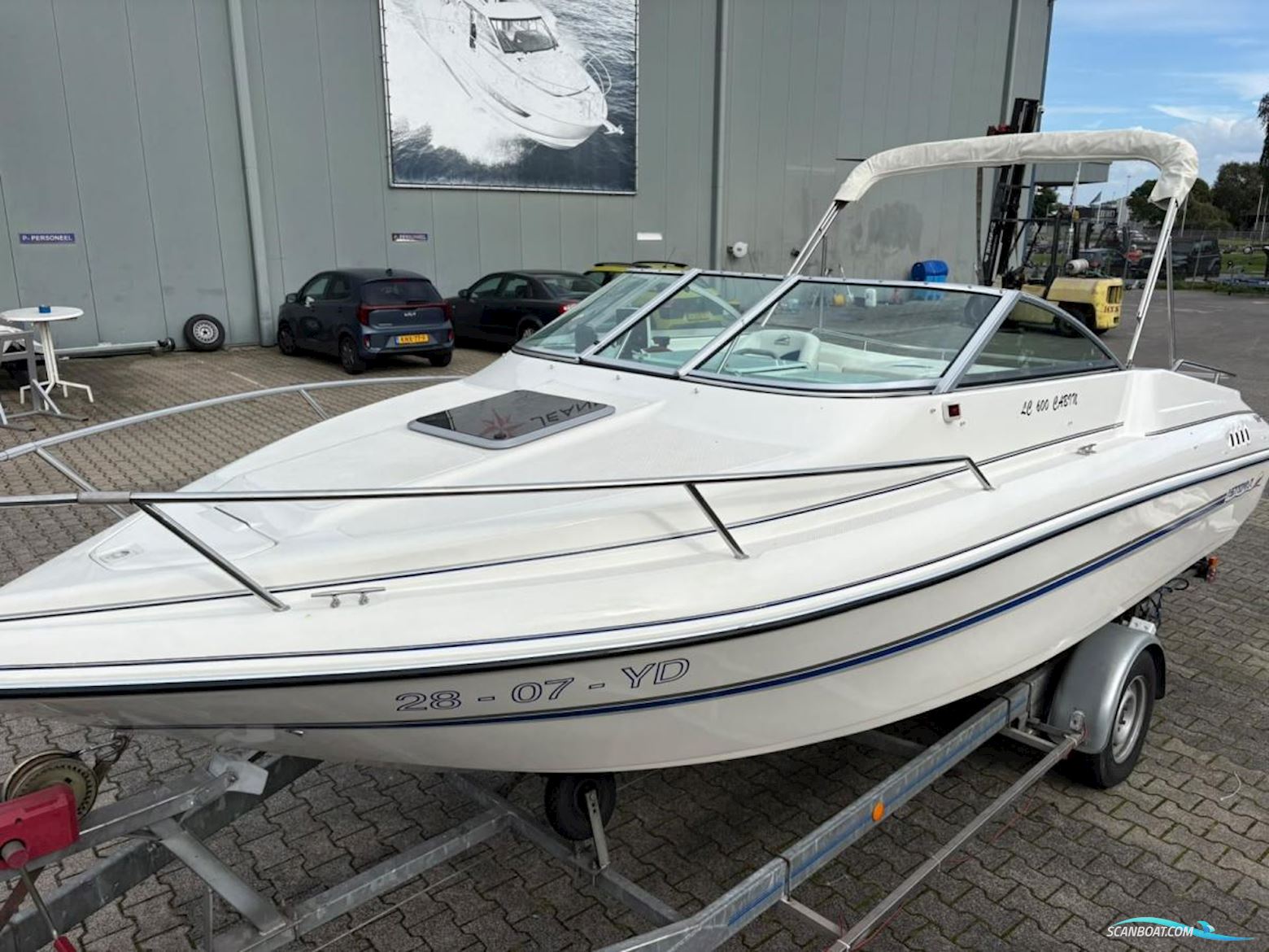 Astromar LC600 Cabin