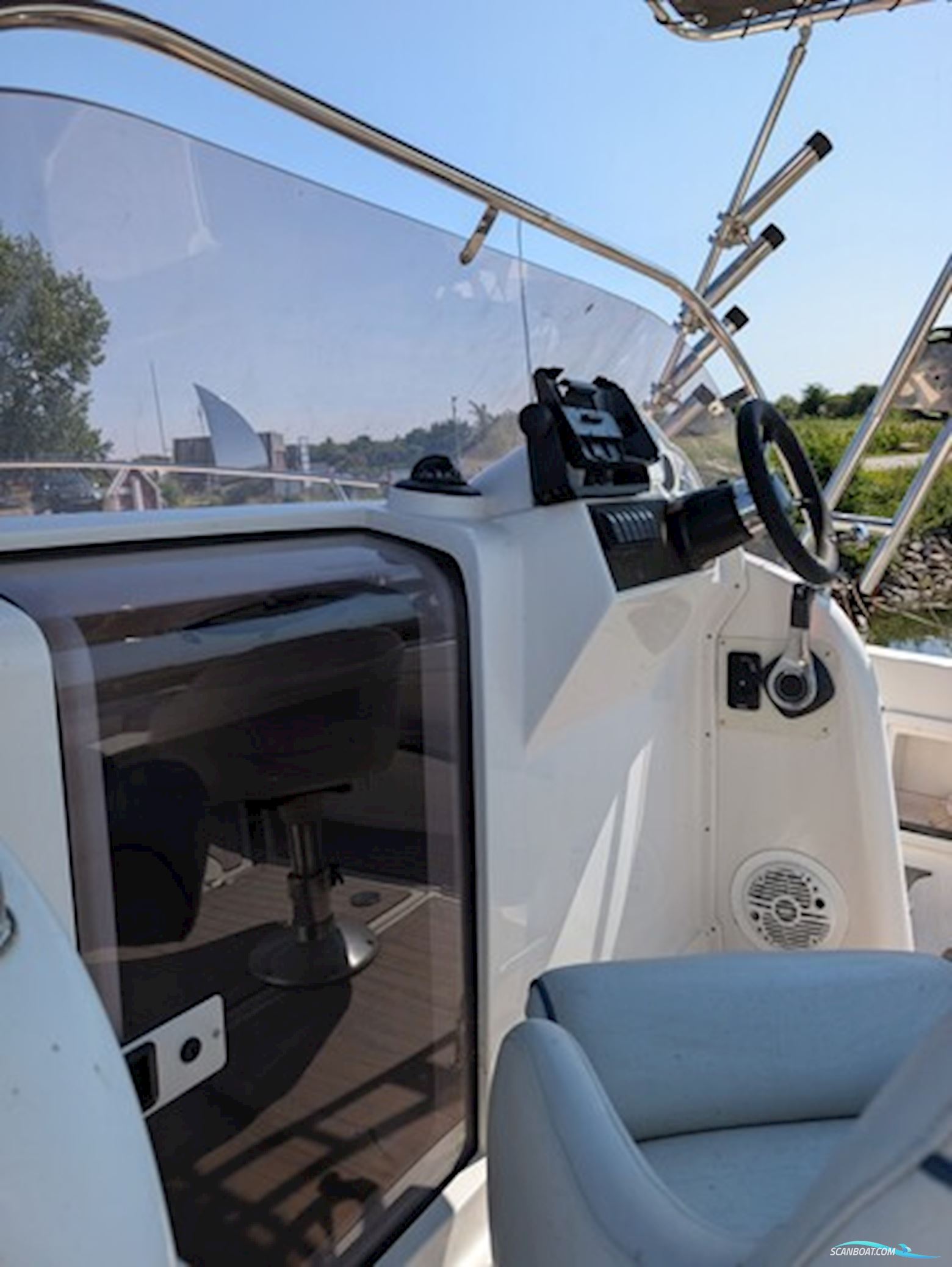 Atlantic 570 Walk Around