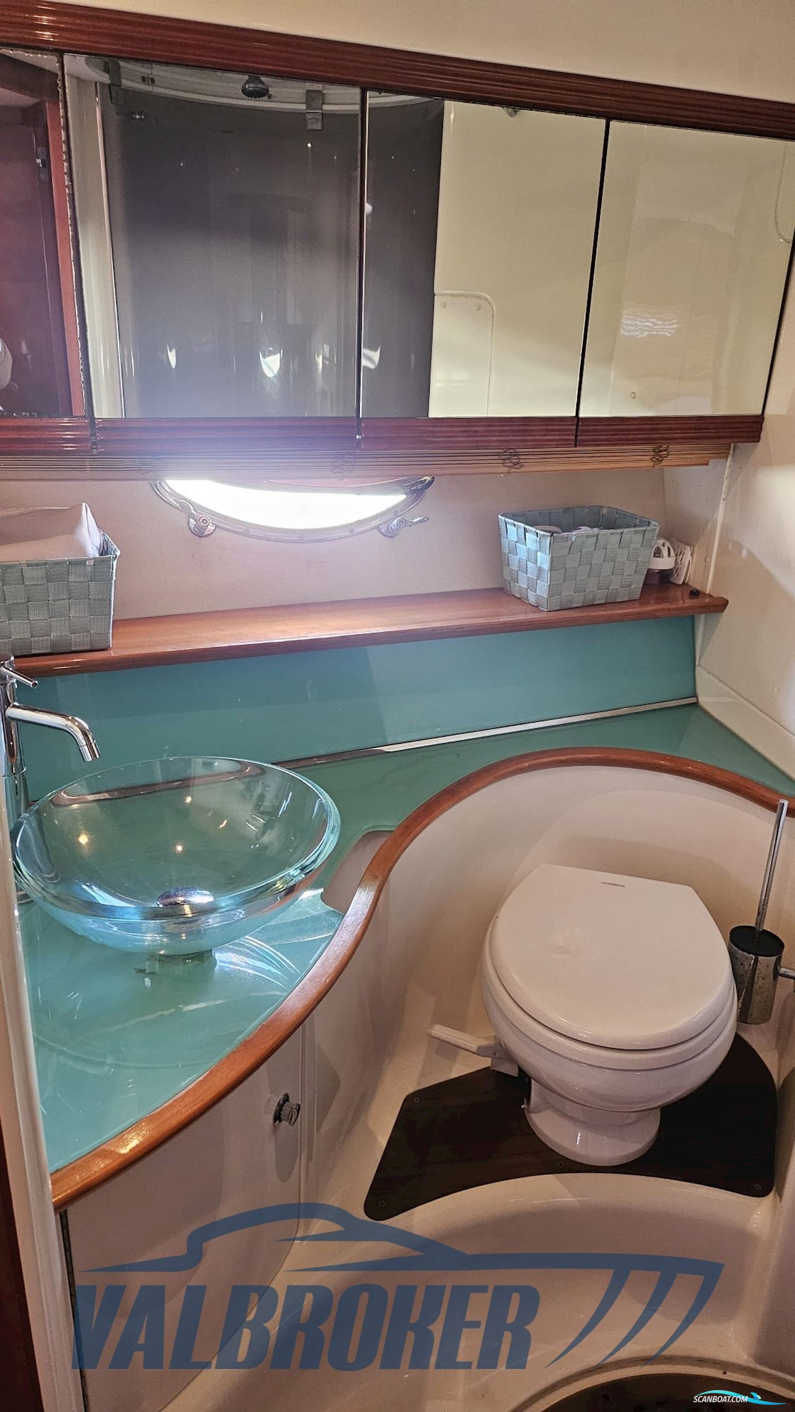 Atlantis 42