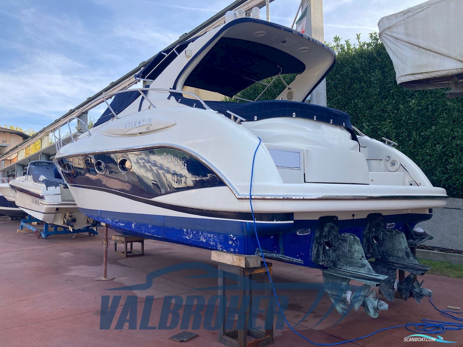 Atlantis 42