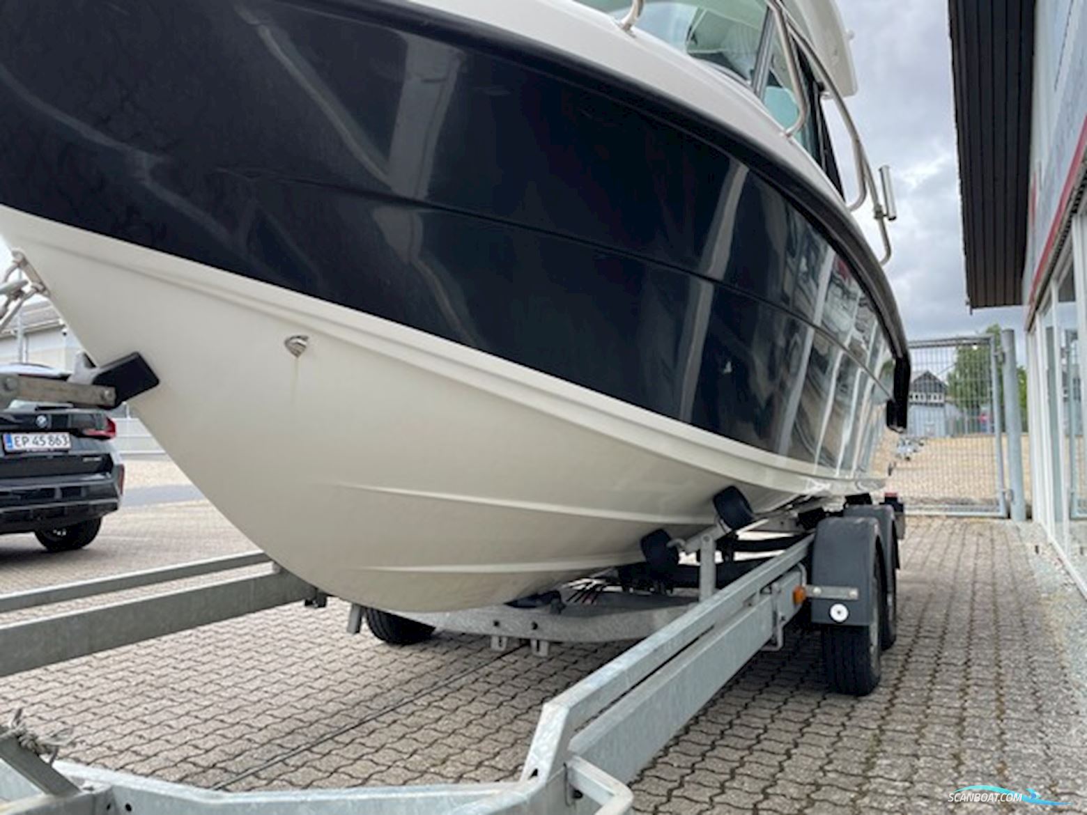 Atomix 600 HT Med Yamaha F150 og Variant 2700 kg Trailer Inkl. el Spil