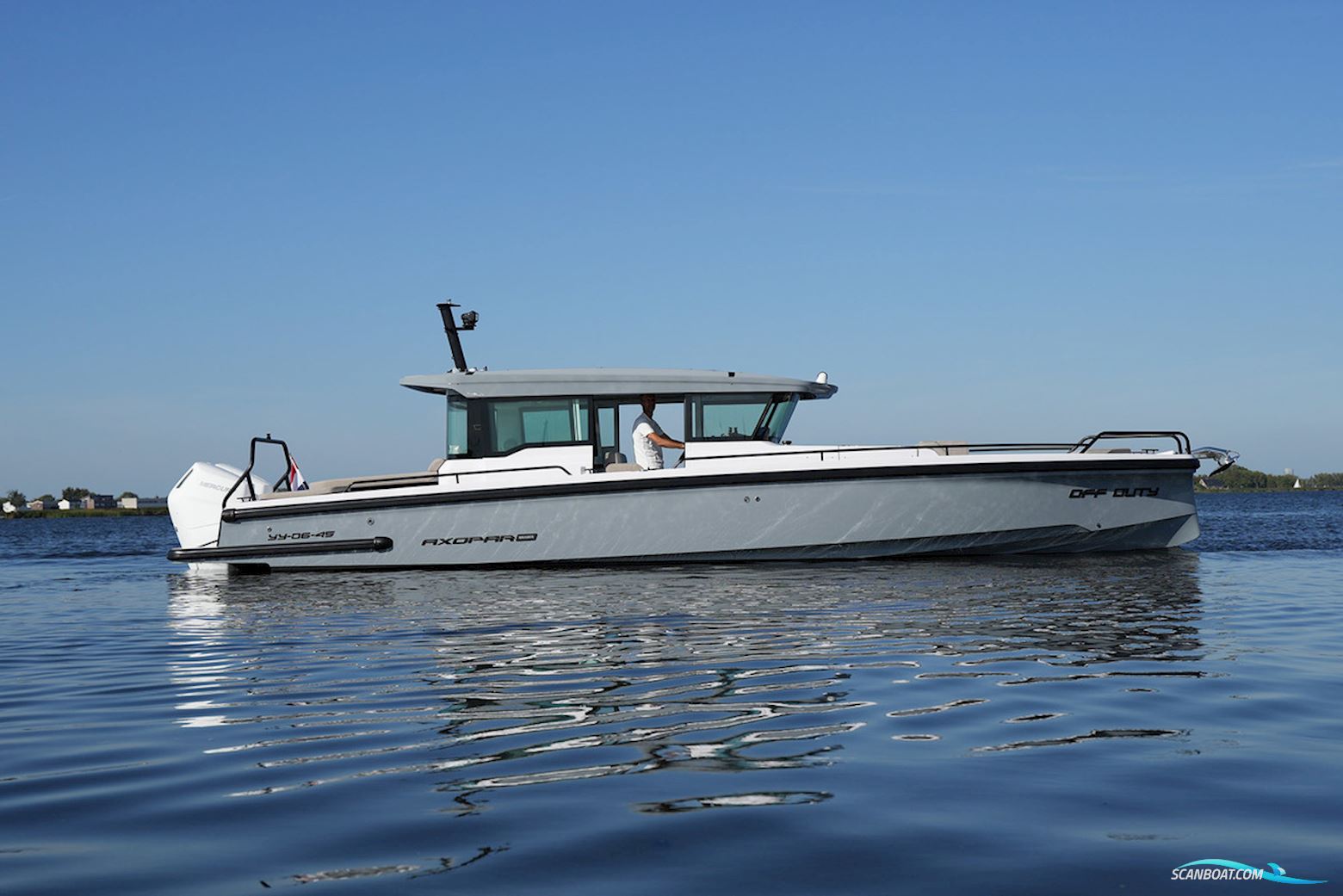 Axopar  37 XC Cross Cabin Mediterrana Edition