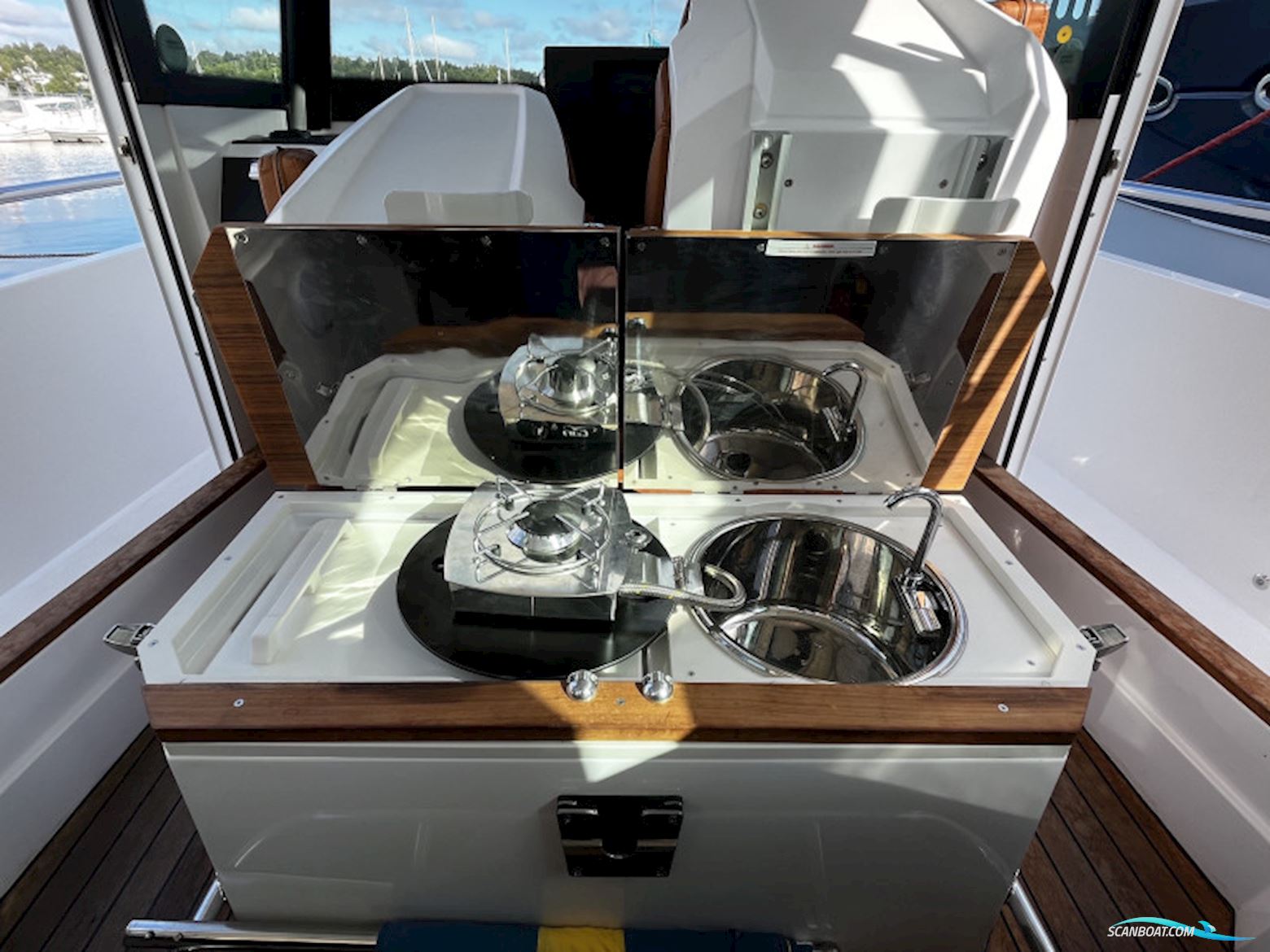 Axopar 28 Aft Cabin