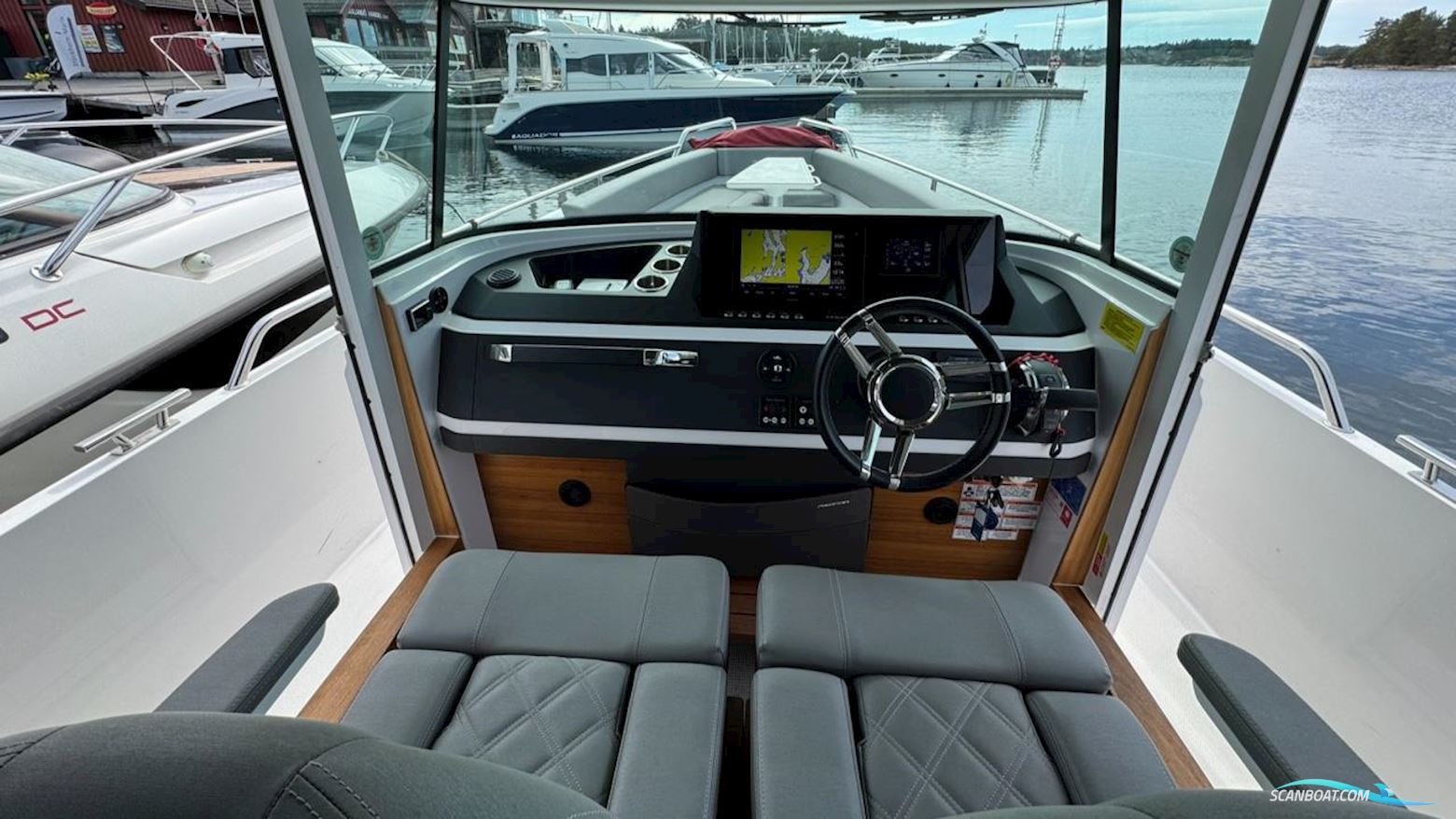 AXOPAR 28 Aft Cabin