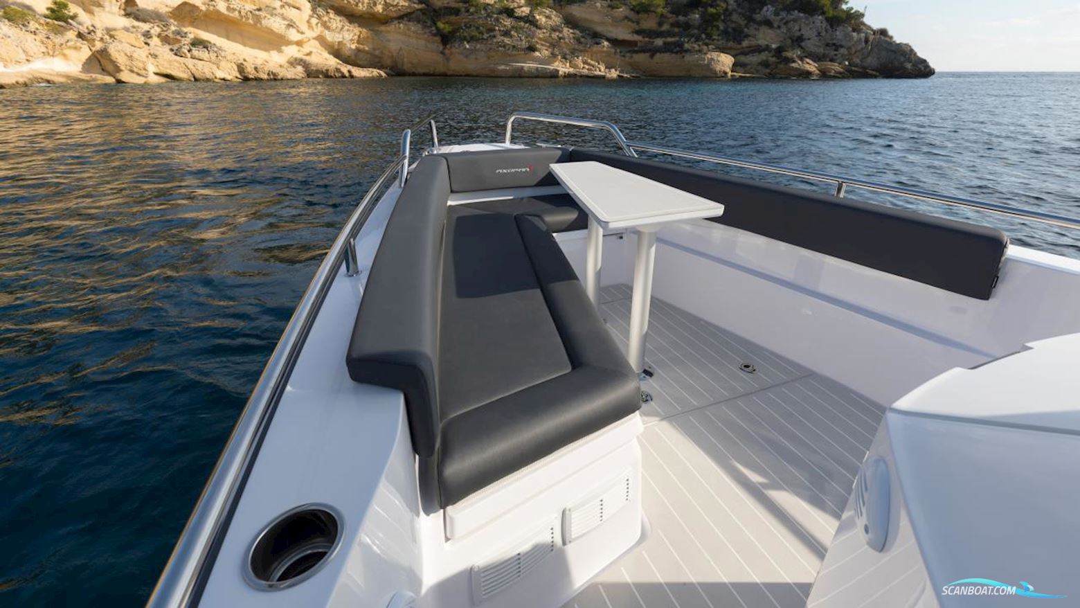 Axopar 28 Aft Cabin