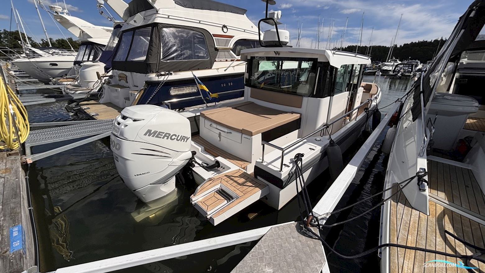 AXOPAR 28 Aft Cabin