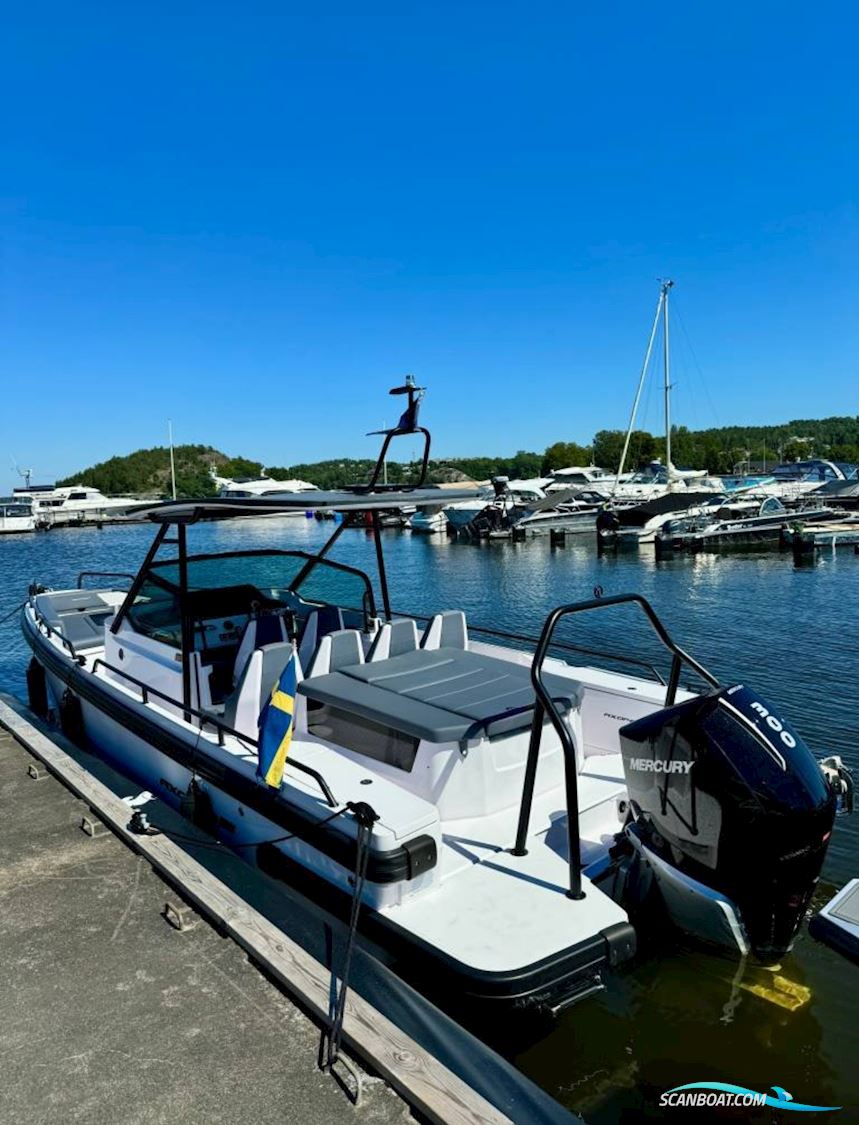 Axopar 28 Brabus T-Top