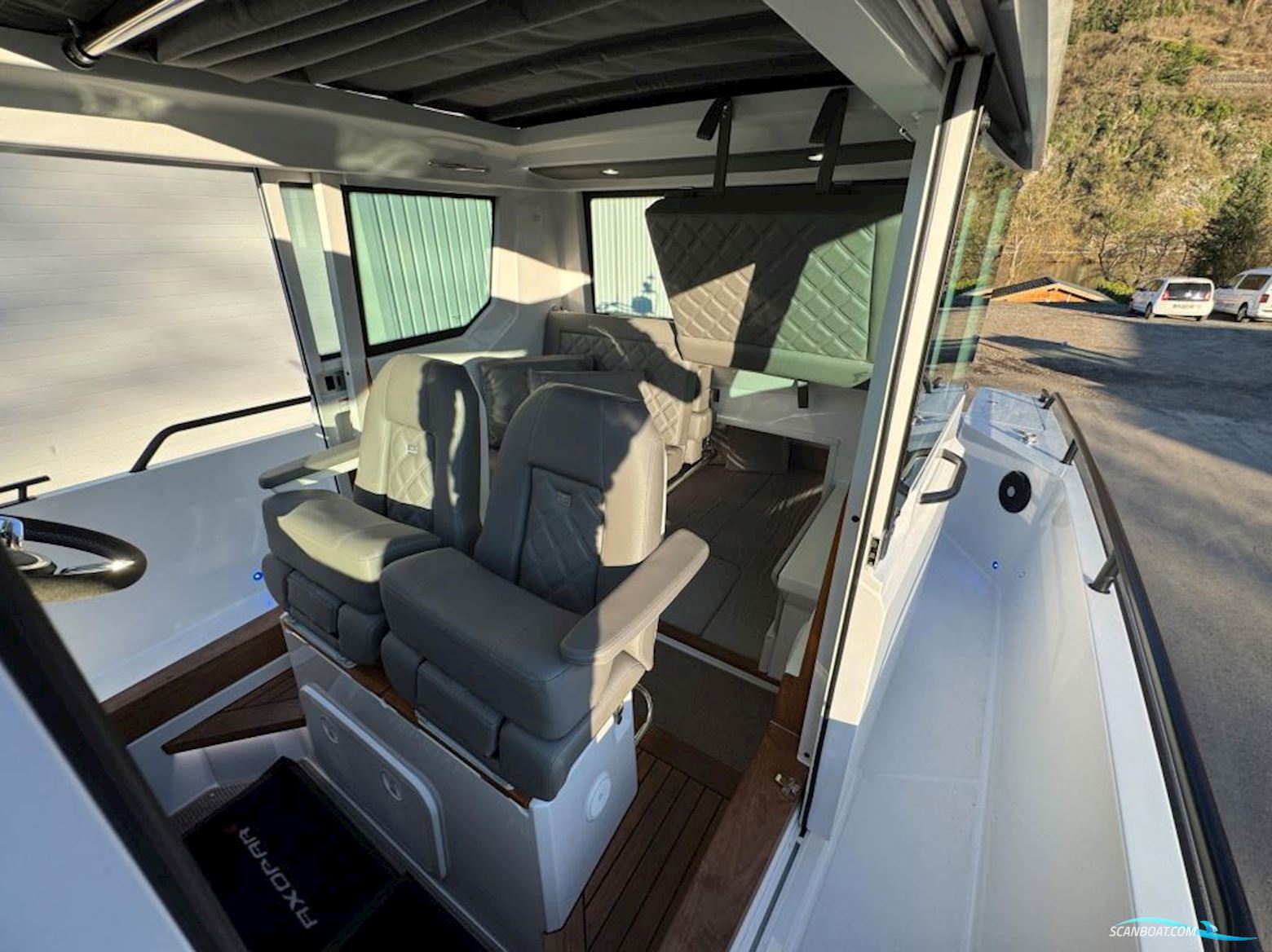 Axopar 28 Cabin - Reserviert