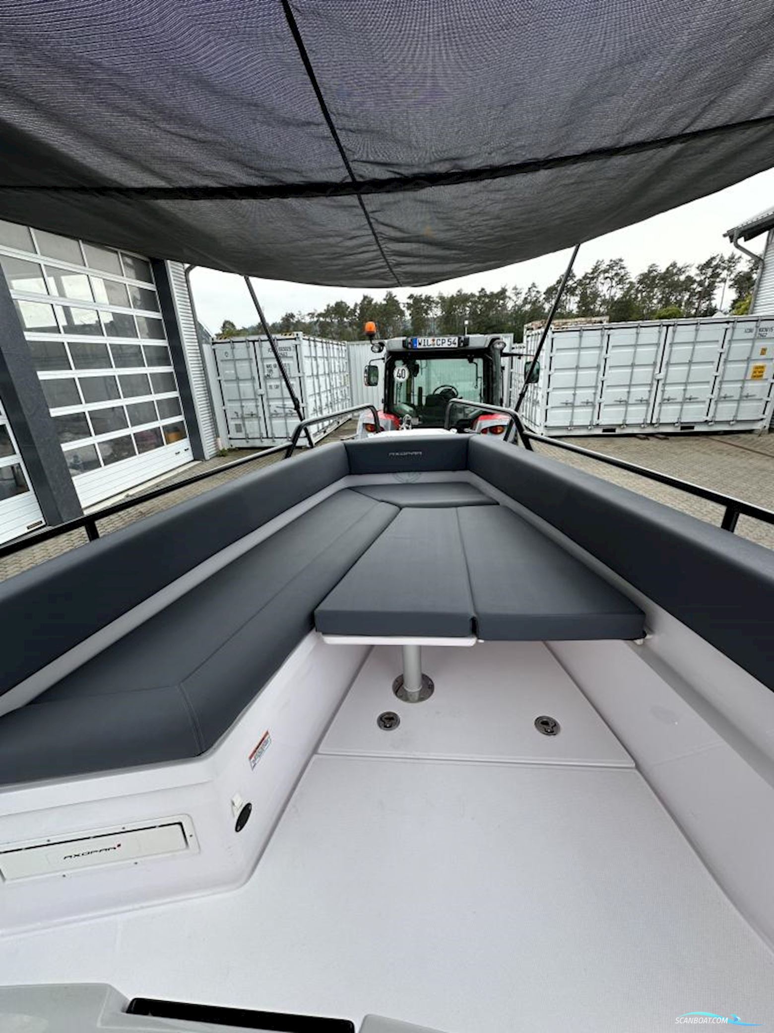 Axopar 28 Cabin - Reserviert