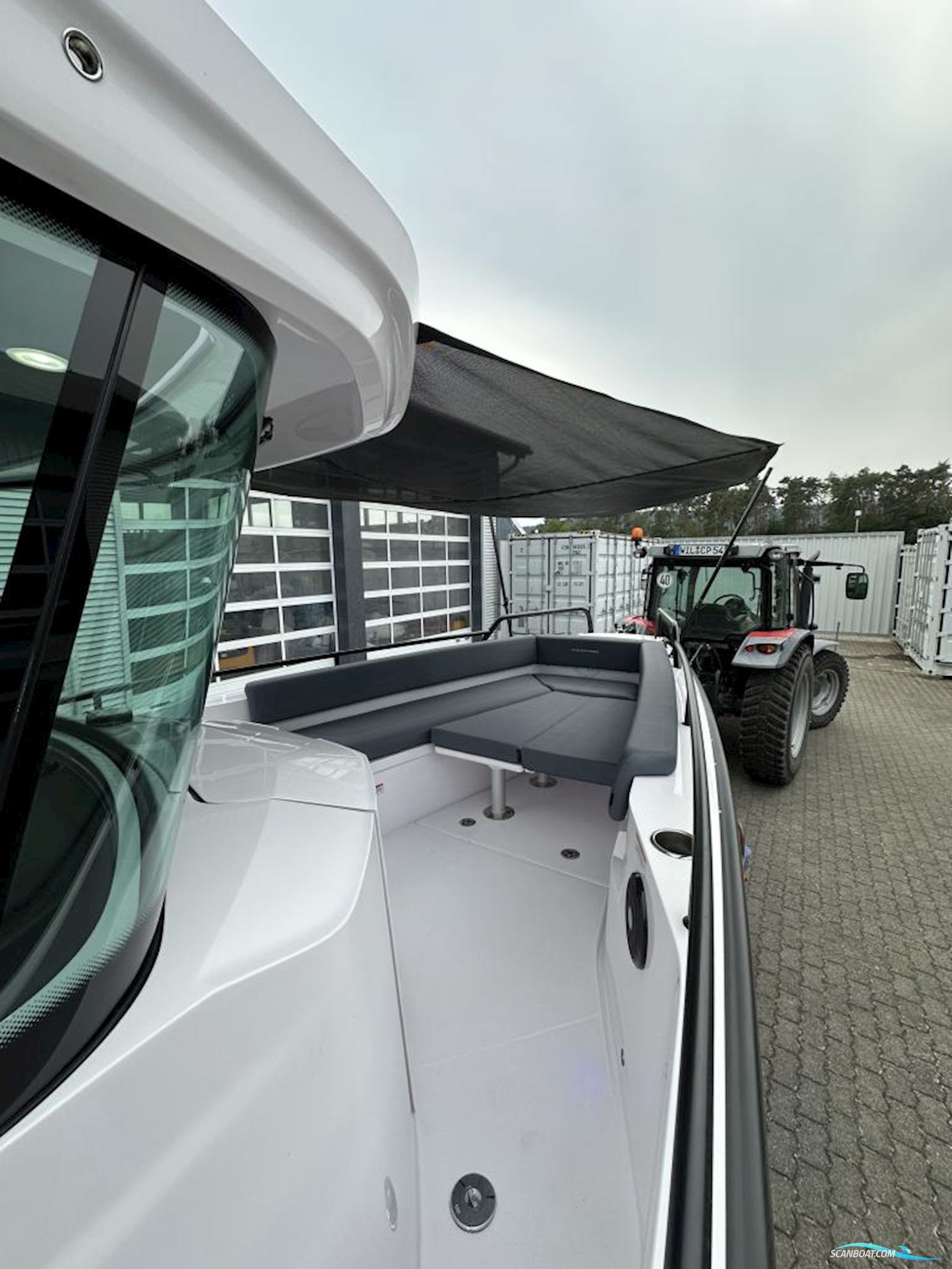 Axopar 28 Cabin - Reserviert