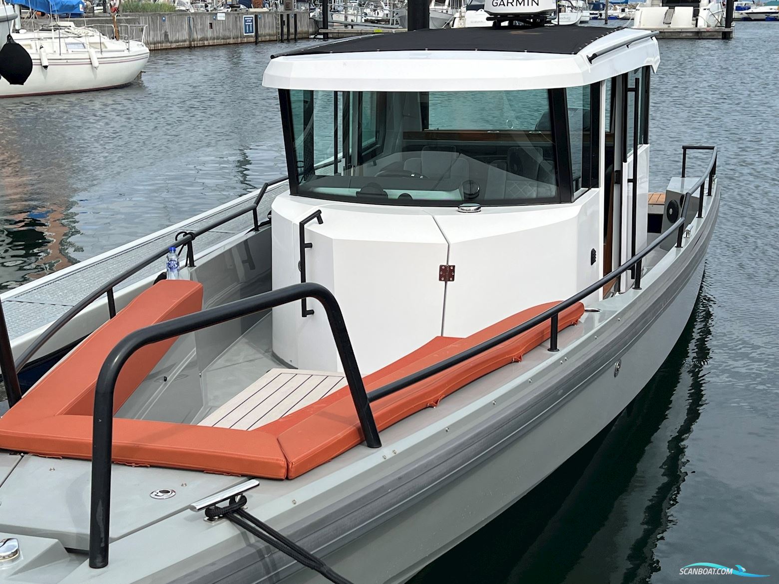 Axopar 28 Cabin R-Version