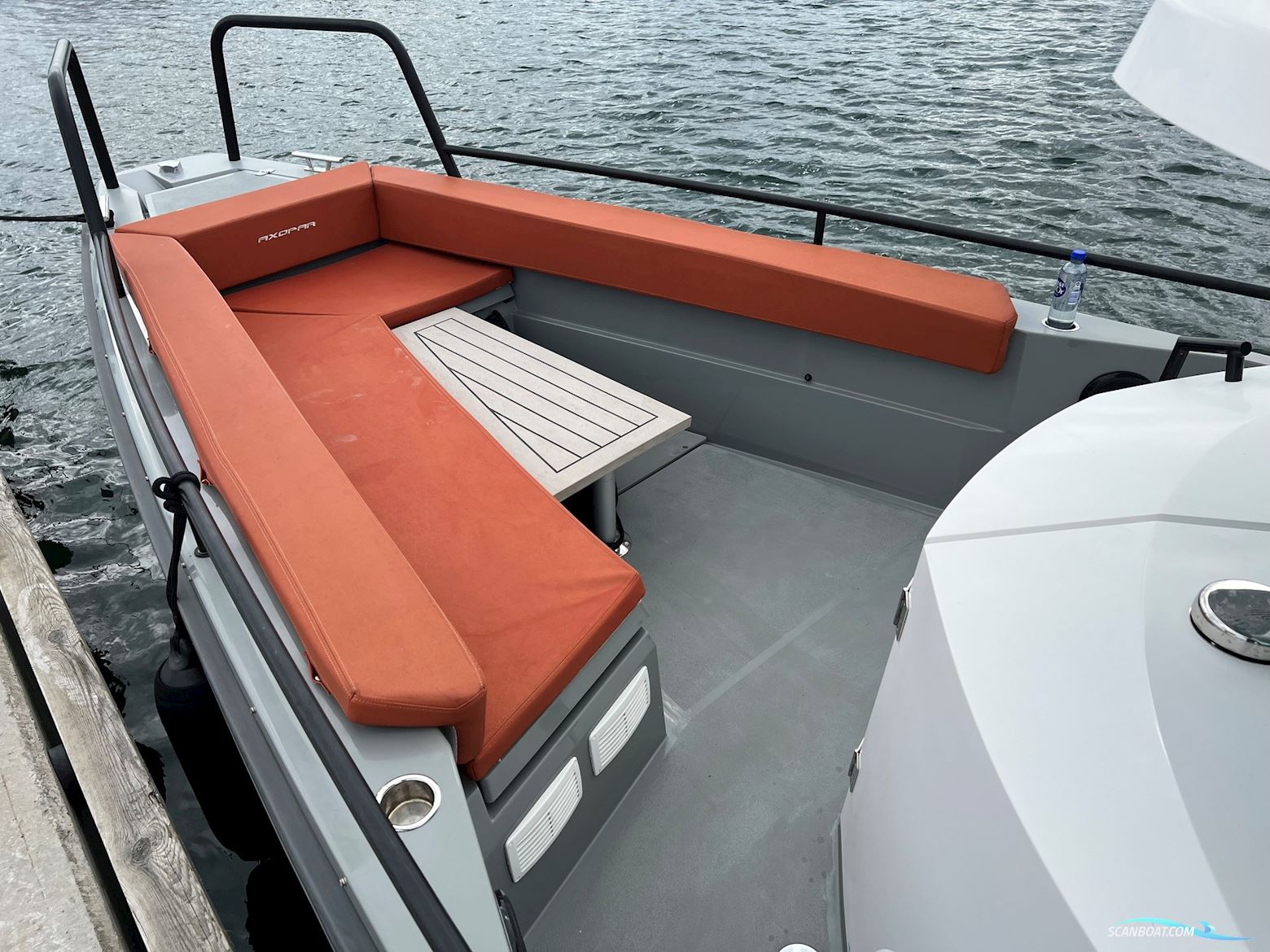 Axopar 28 Cabin R-Version