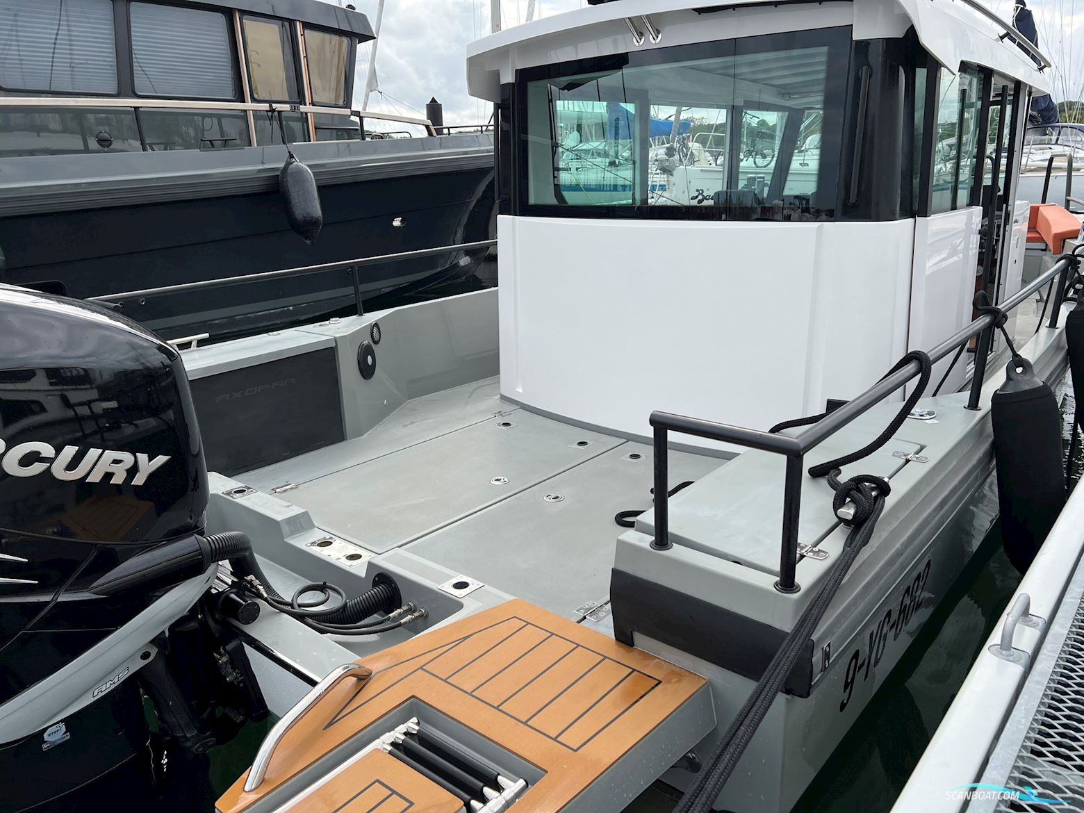 Axopar 28 Cabin R-Version