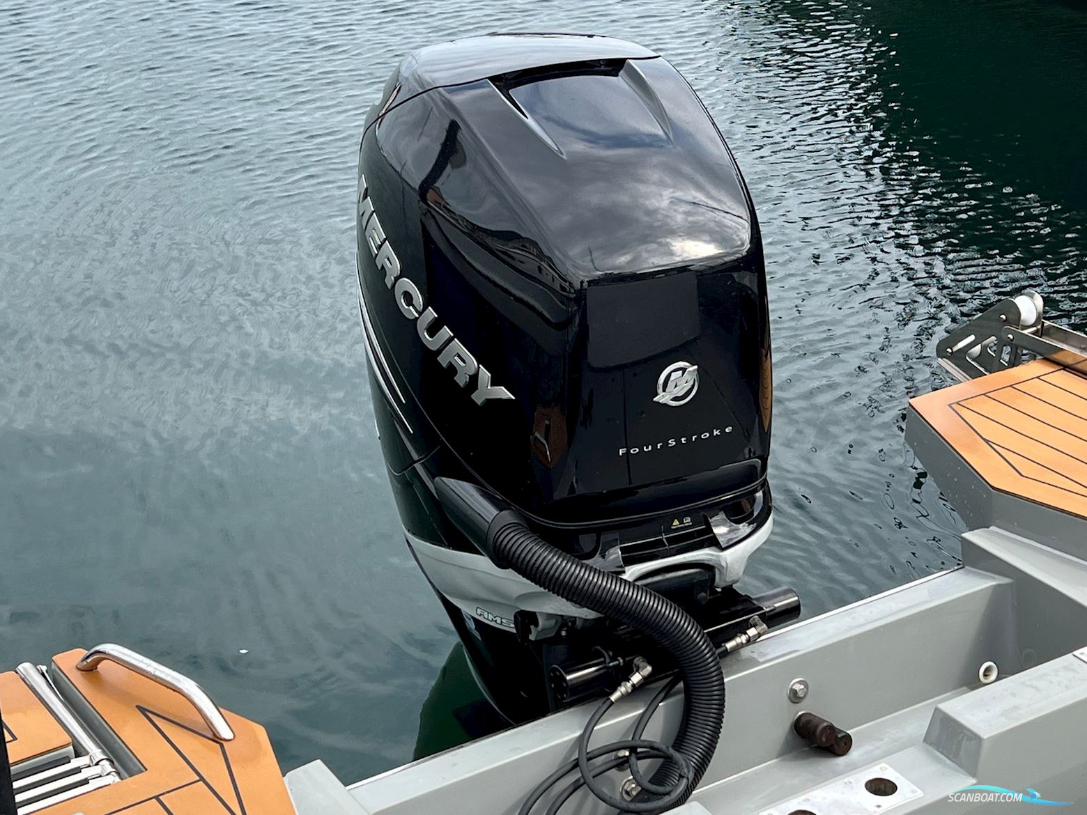 Axopar 28 Cabin R-Version