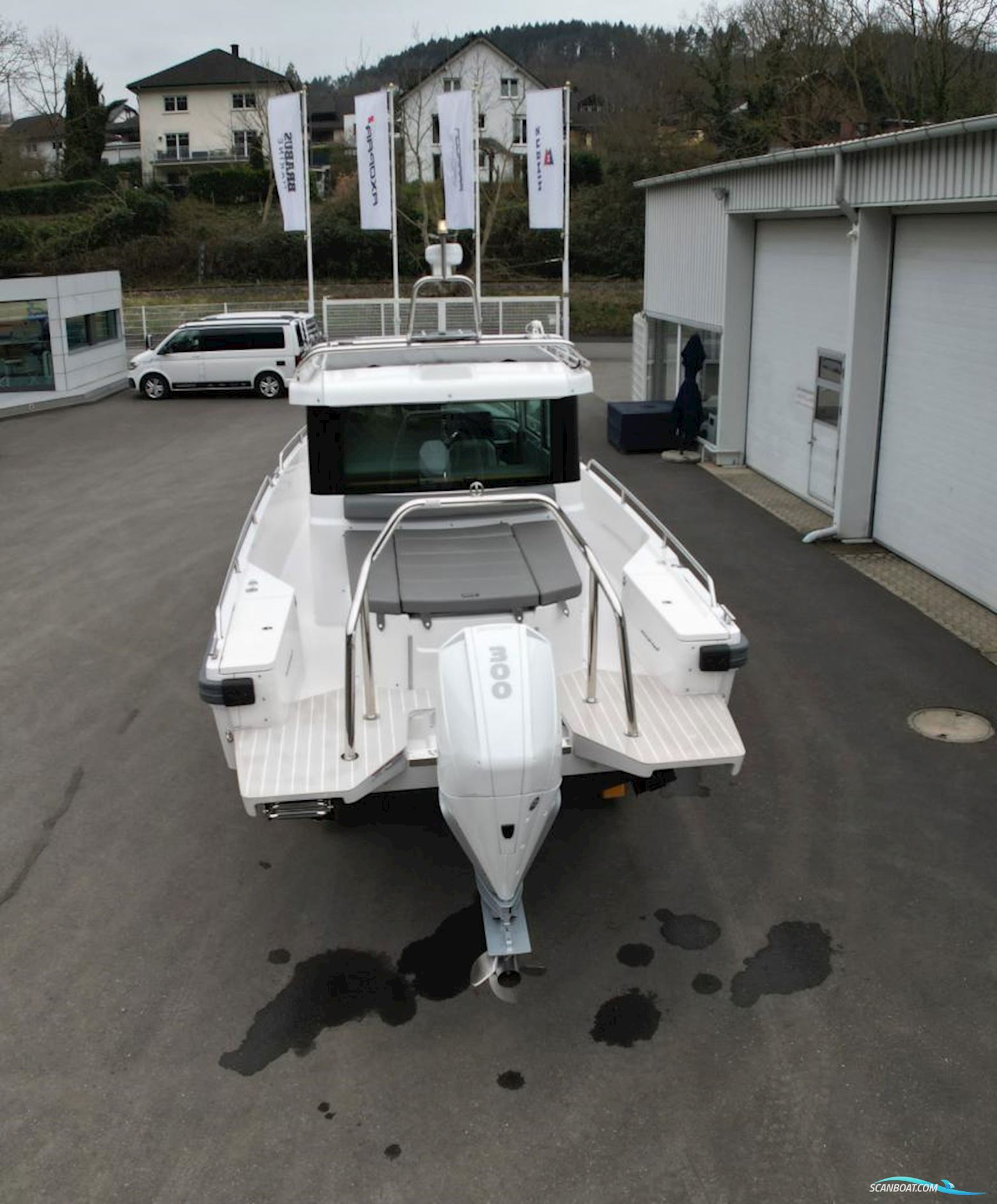 AXOPAR 28 Cabin