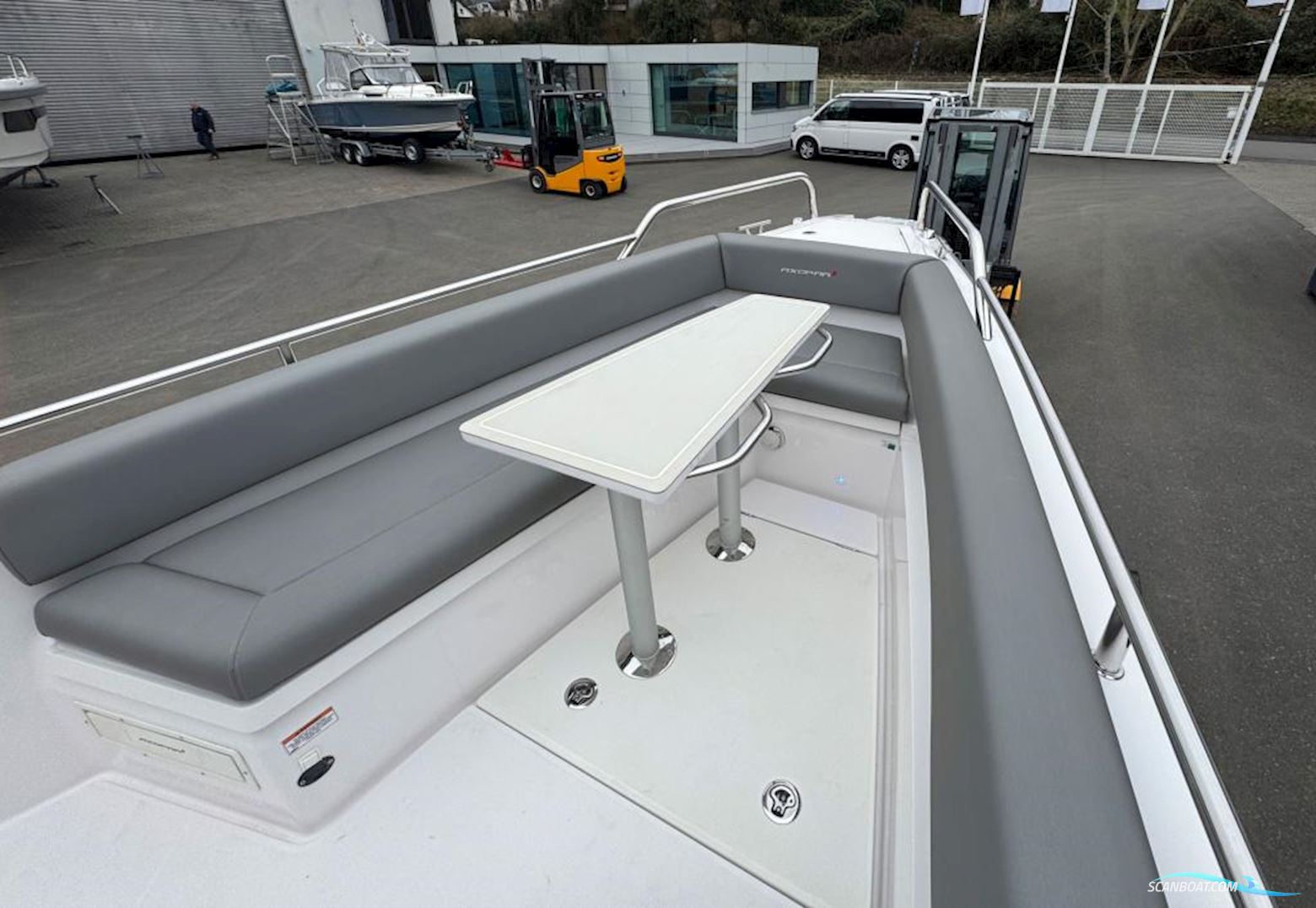 AXOPAR 28 Cabin