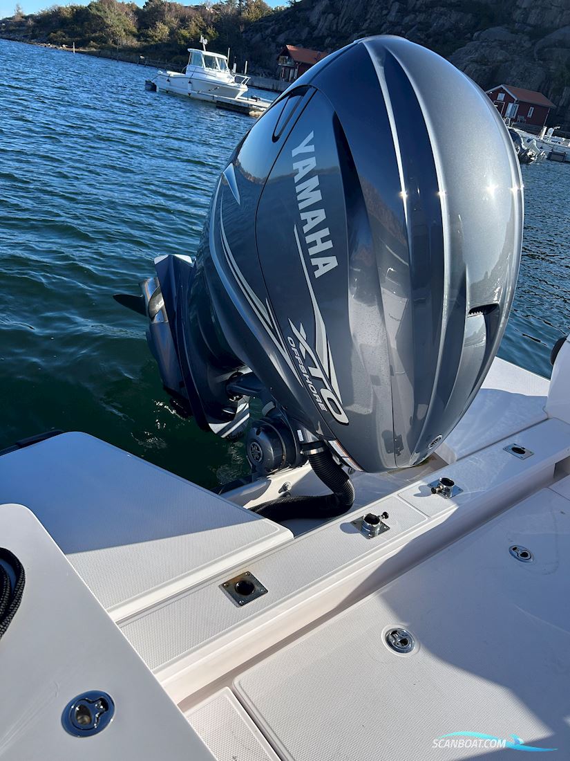 Axopar 28 Cabin