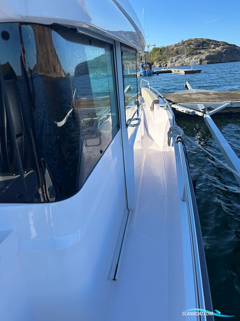 Axopar 28 Cabin