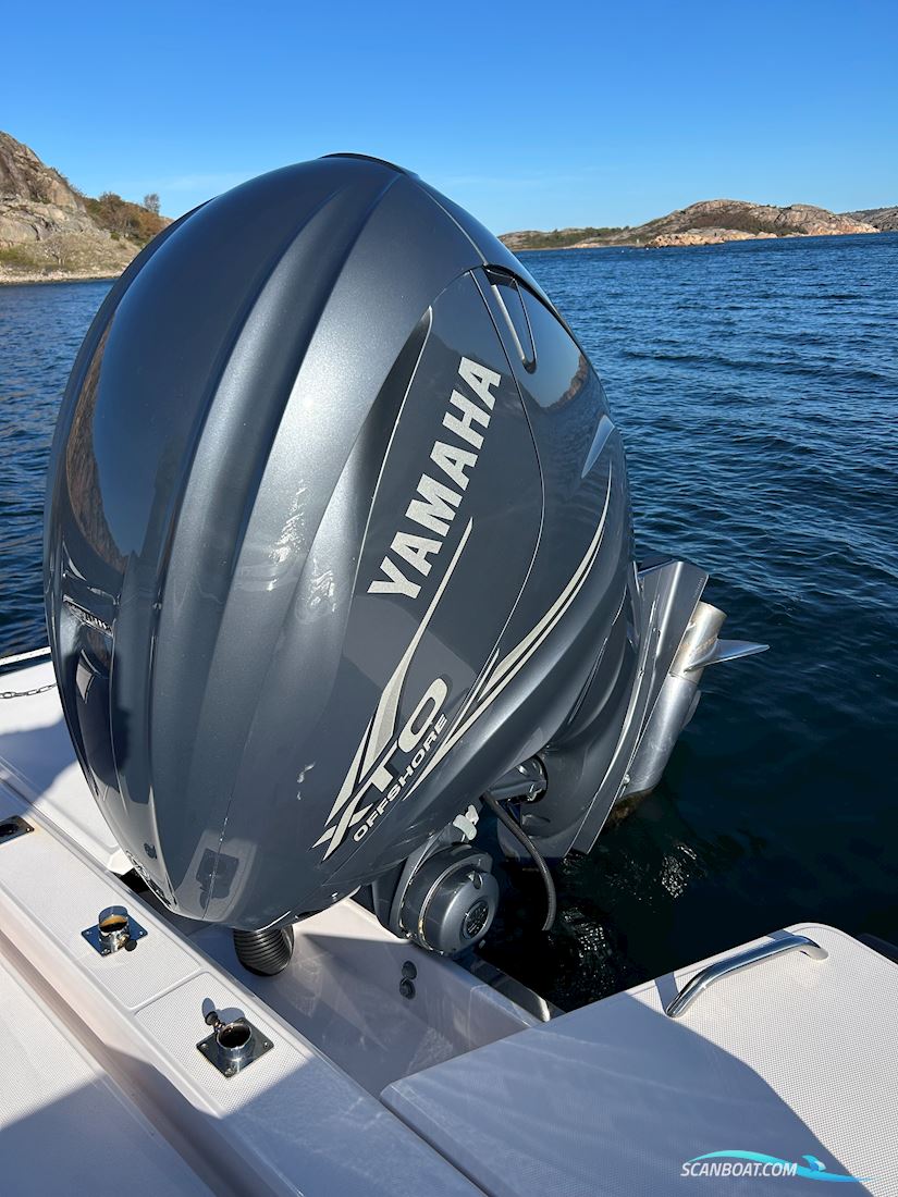 Axopar 28 Cabin