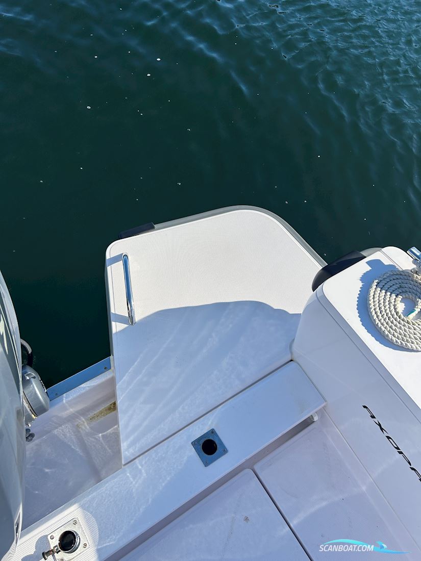 Axopar 28 Cabin
