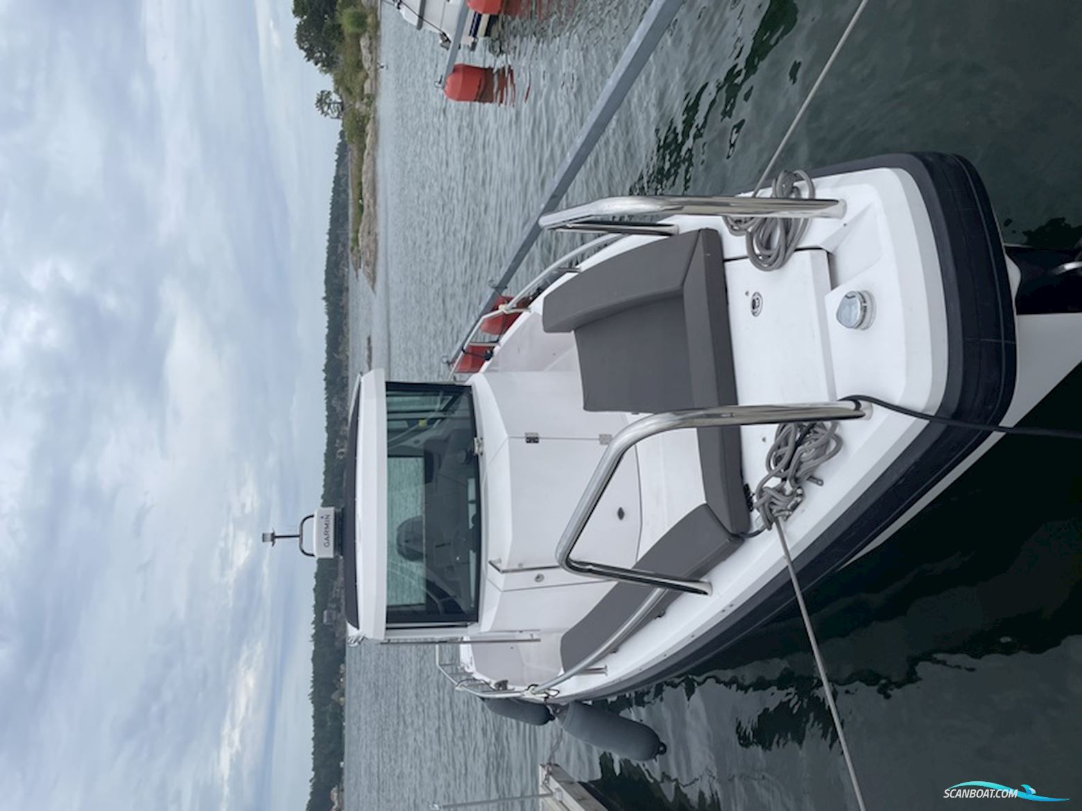 Axopar 28 Cabin