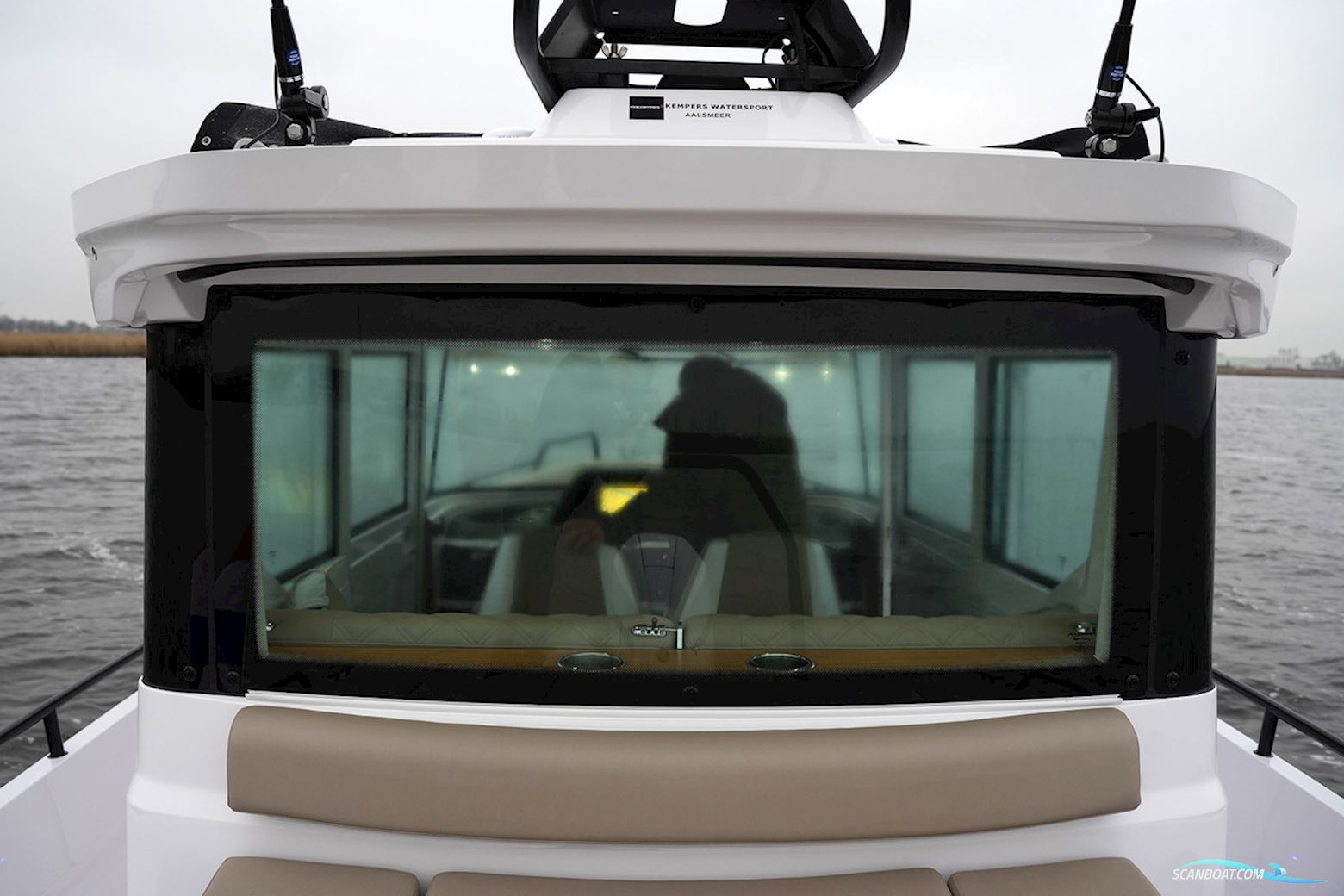Axopar 28 Cabin