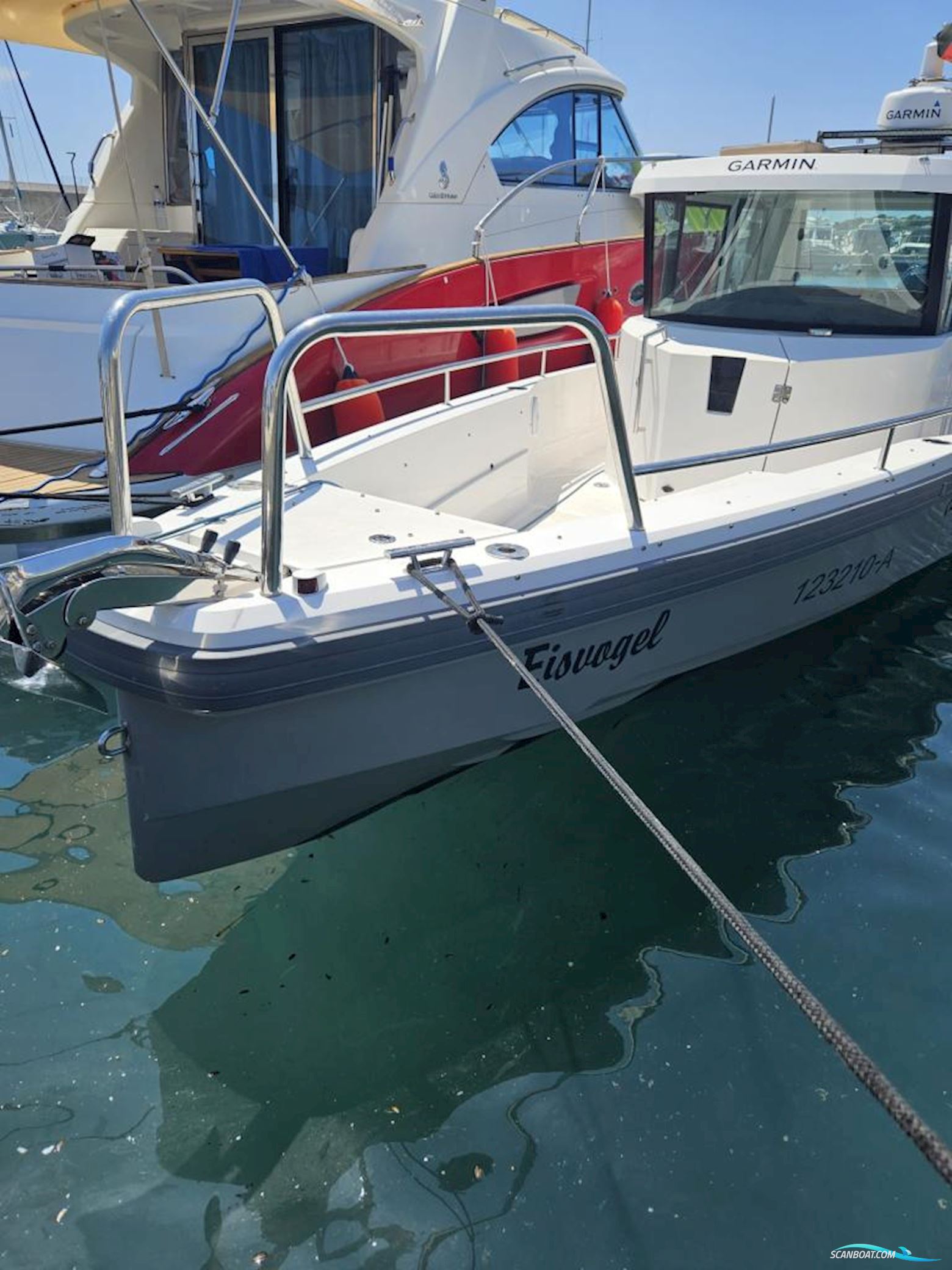 AXOPAR 28 Cabin