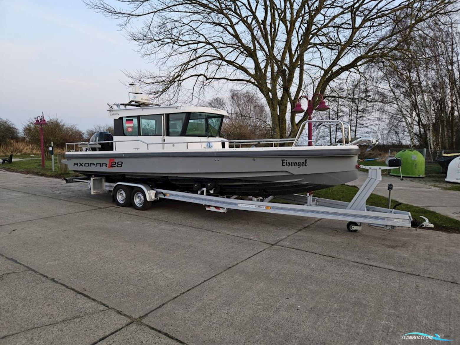 AXOPAR 28 Cabin