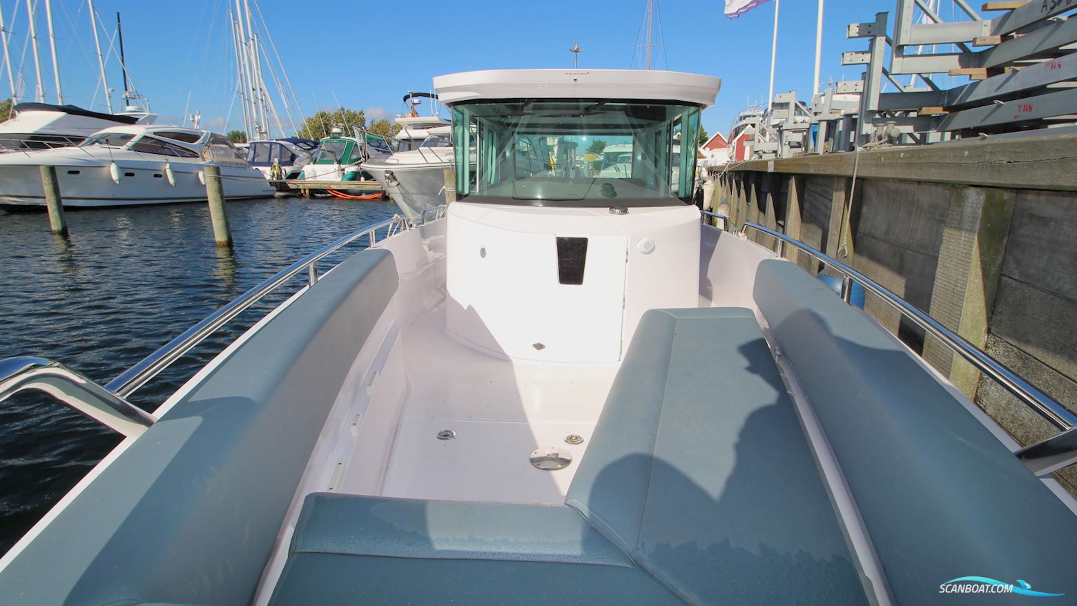 Axopar 28