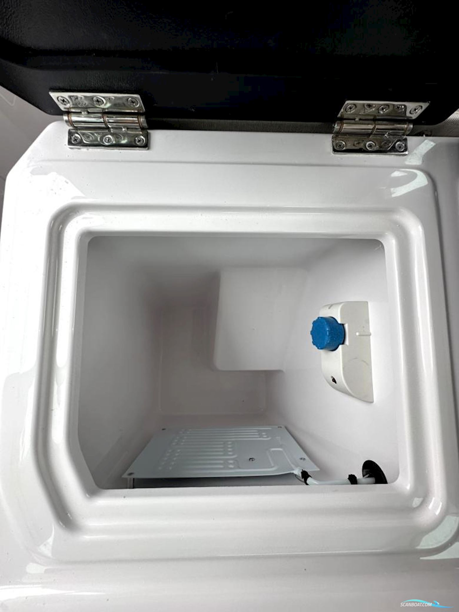 AXOPAR 29 Cross Cabin