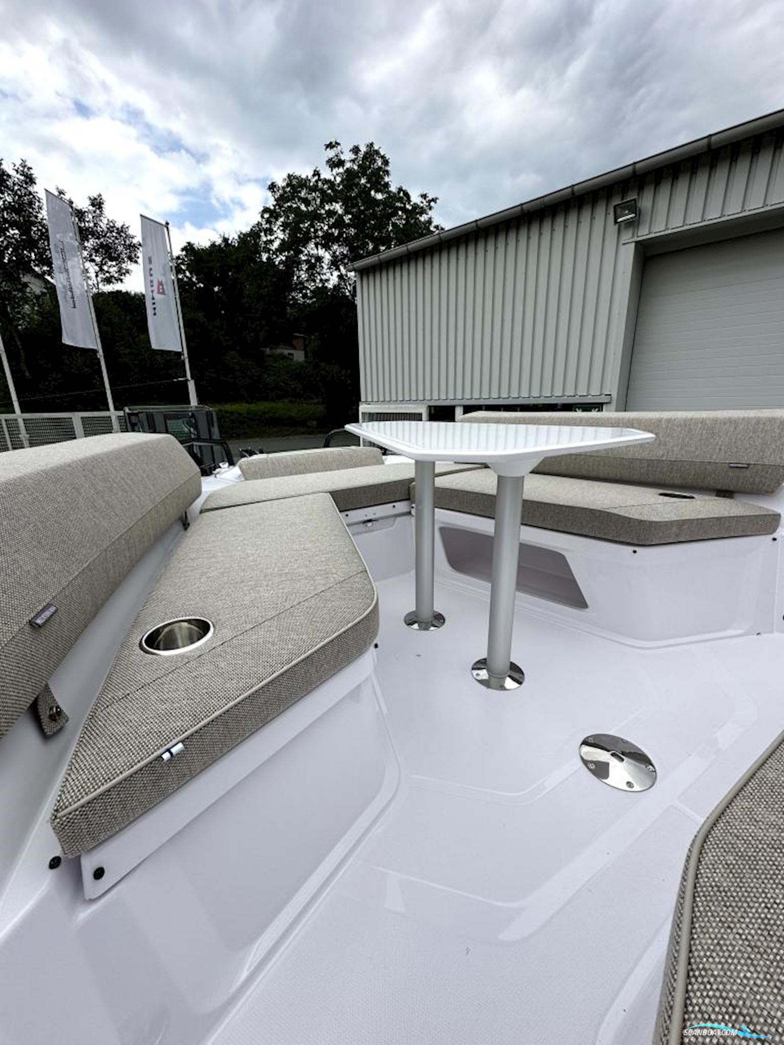 AXOPAR 29 Cross Cabin