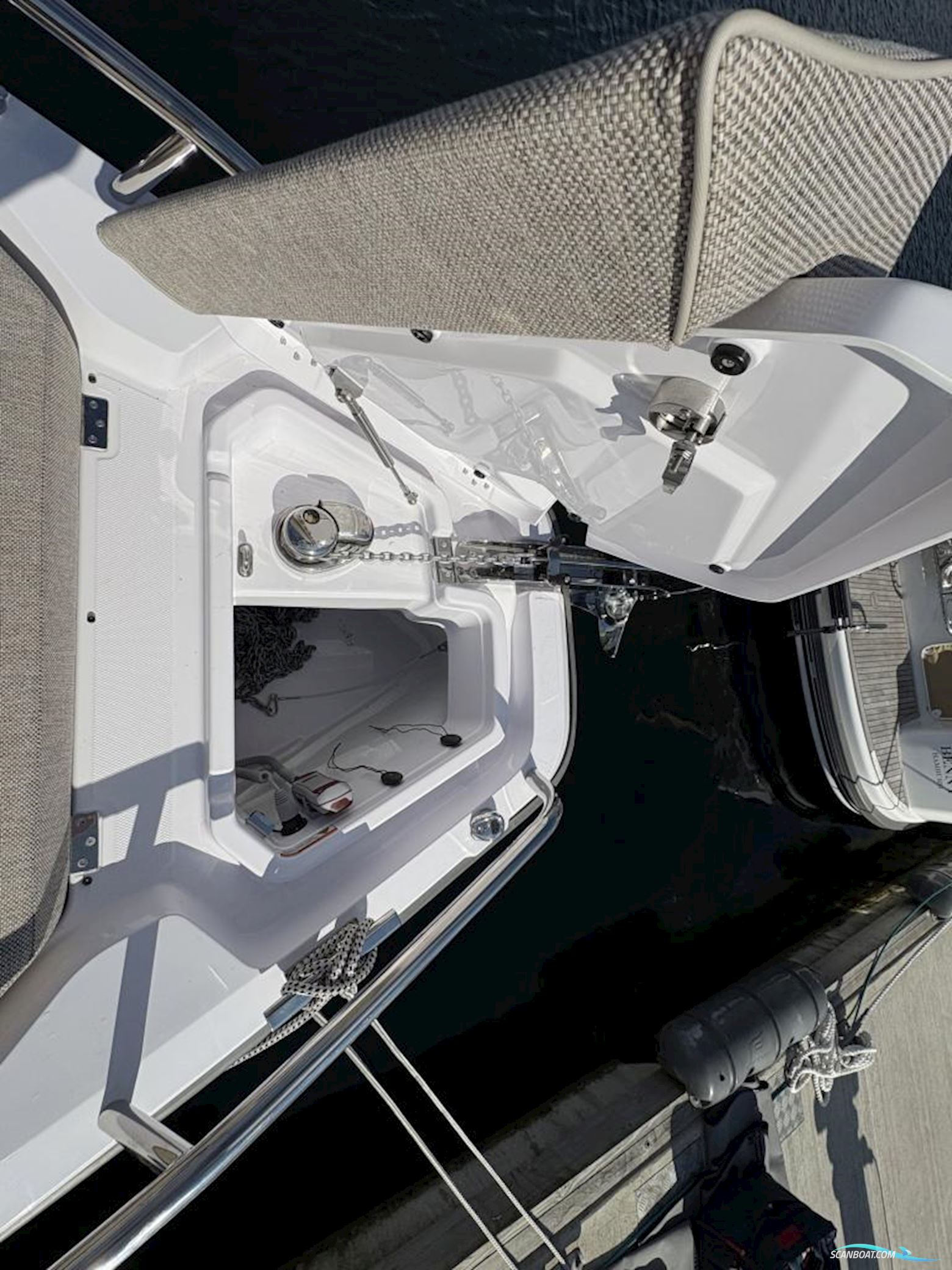 AXOPAR 29 Cross Cabin