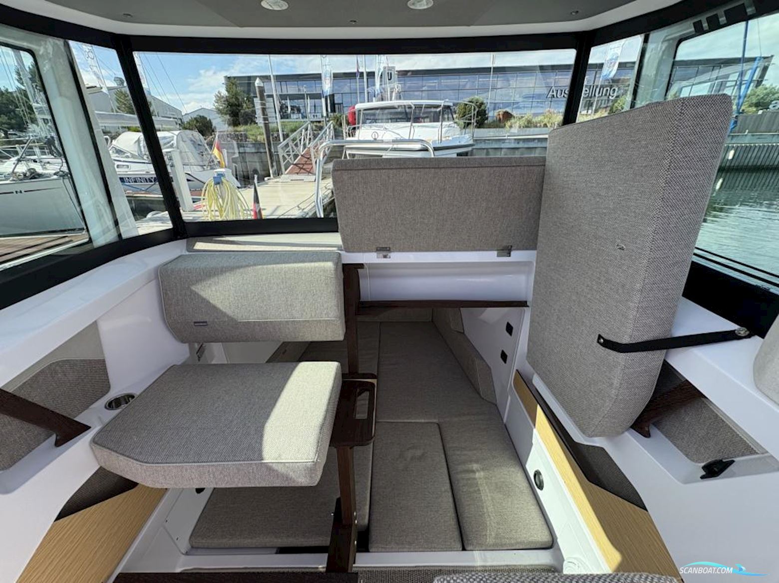 AXOPAR 29 Cross Cabin