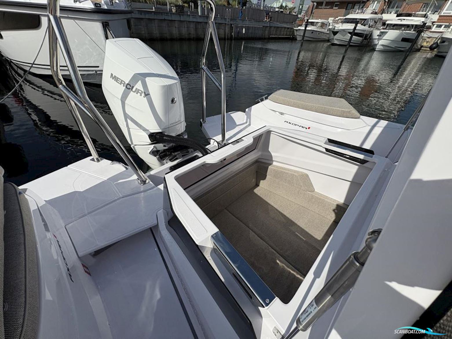 AXOPAR 29 Cross Cabin