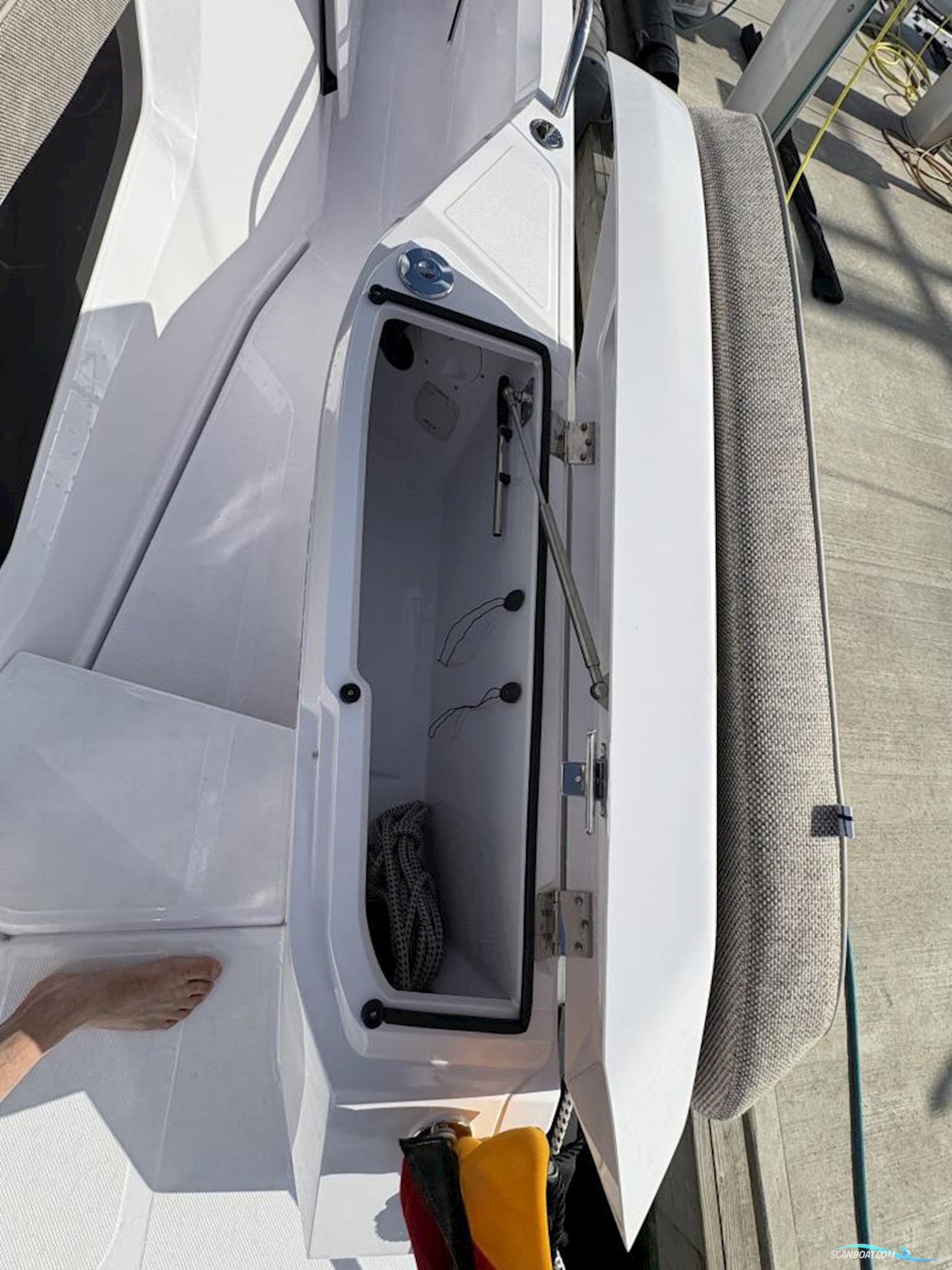 AXOPAR 29 Cross Cabin