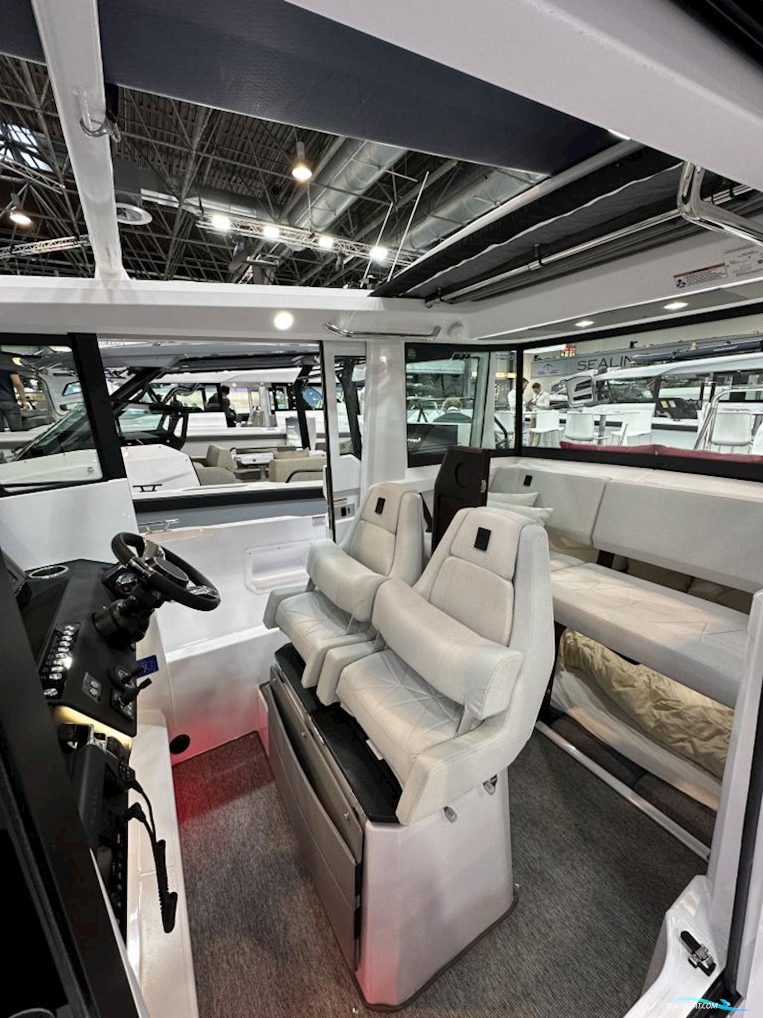 Axopar 29 Cross Cabin