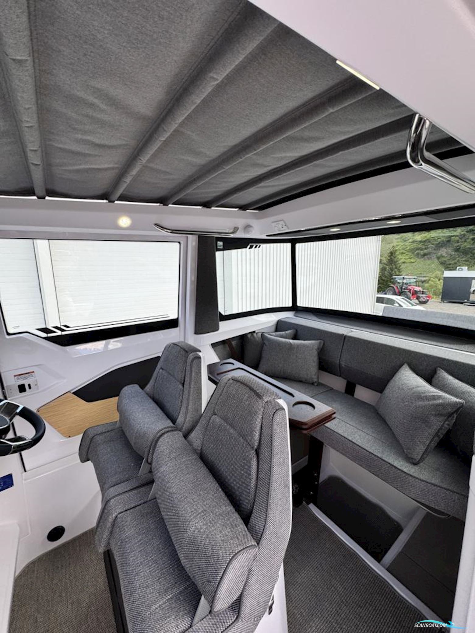 Axopar 29 Cross Cabin
