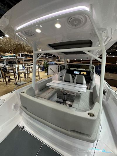 AXOPAR 29 Sun Top Motorboat 2025, Finland