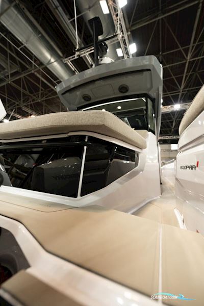 Axopar 29 XC Cross Cabin Motorboat 2025, Finland