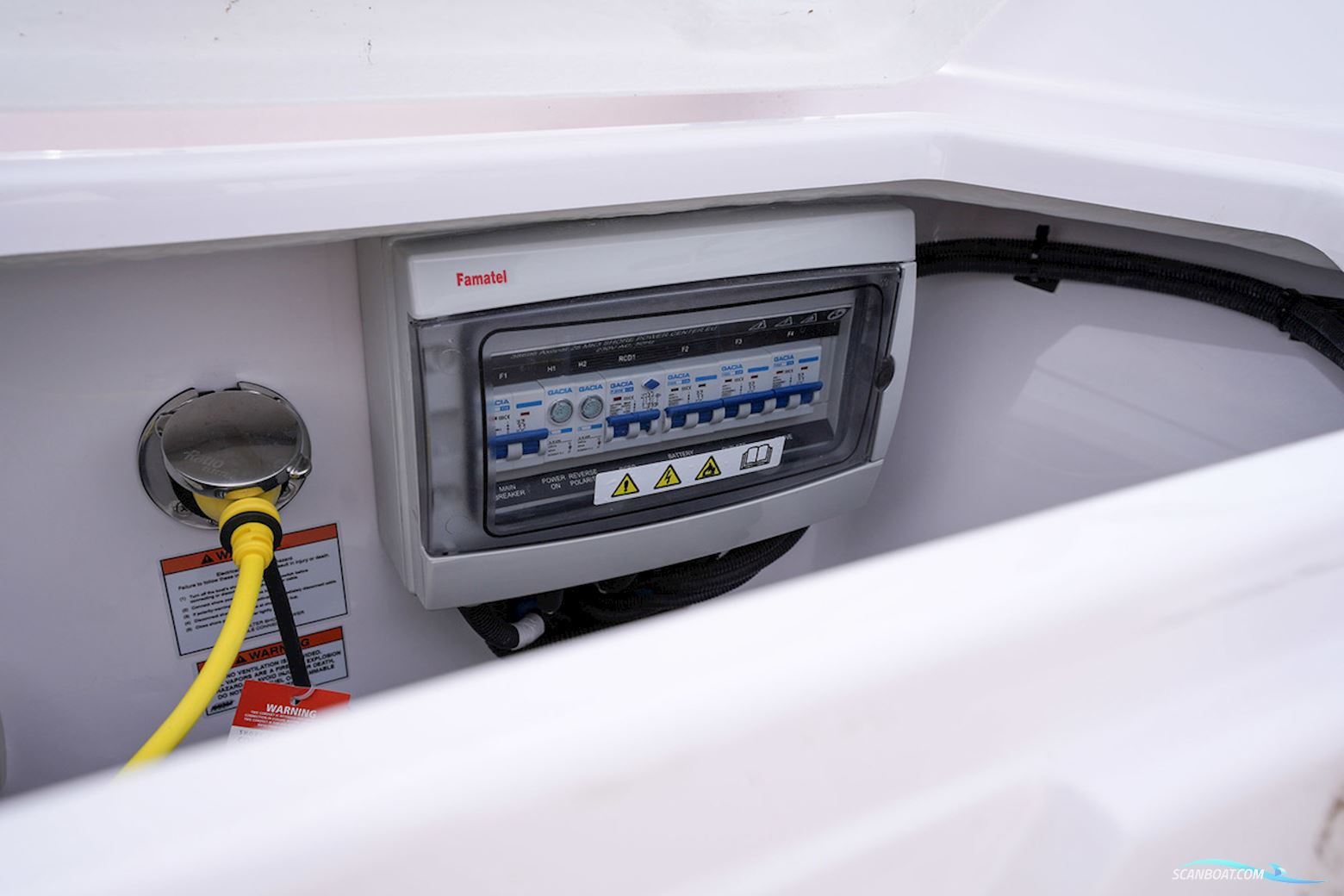 AXOPAR 29 XC Cross Cabin