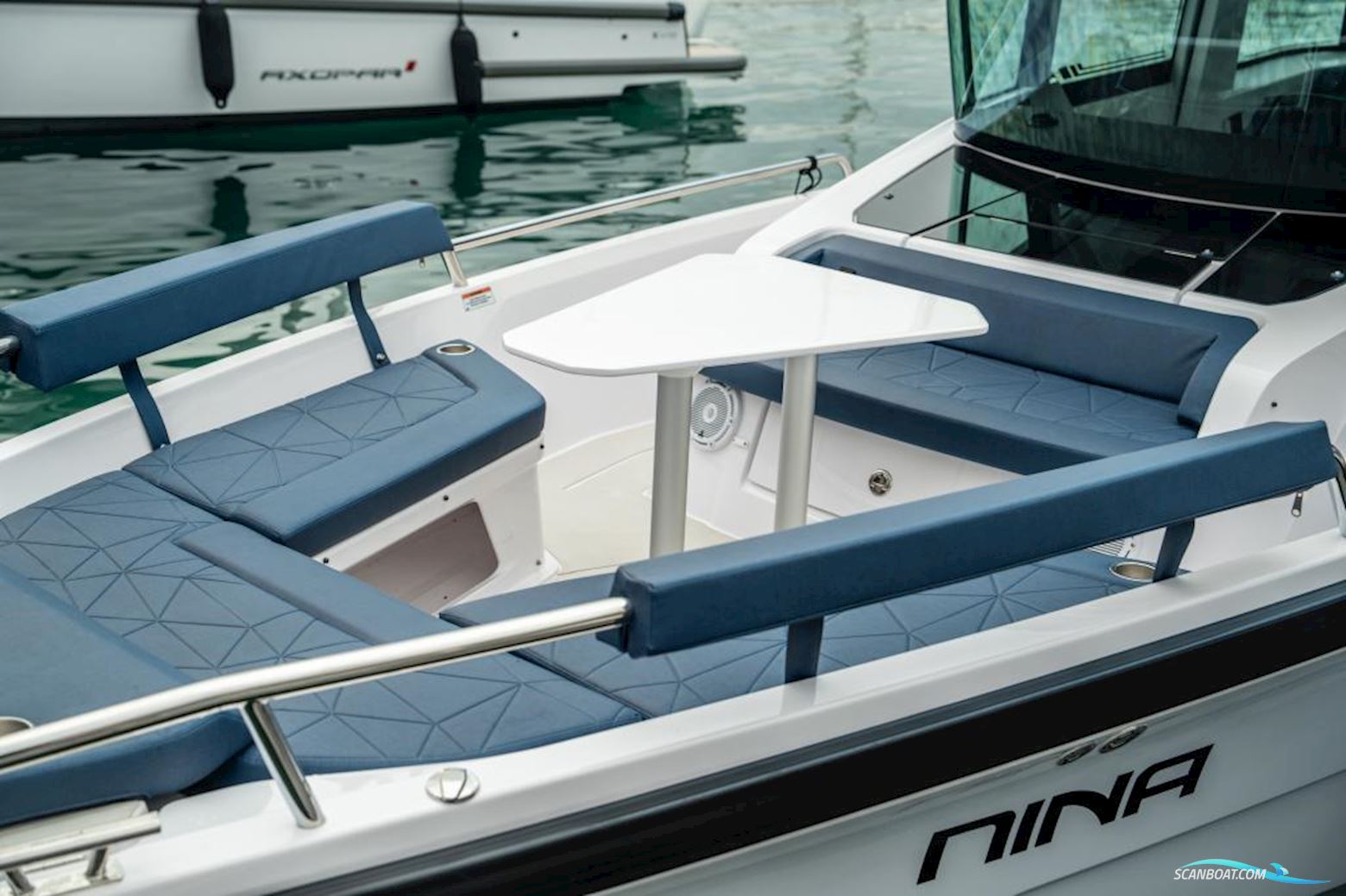 Axopar 29 XC Cross Cabin