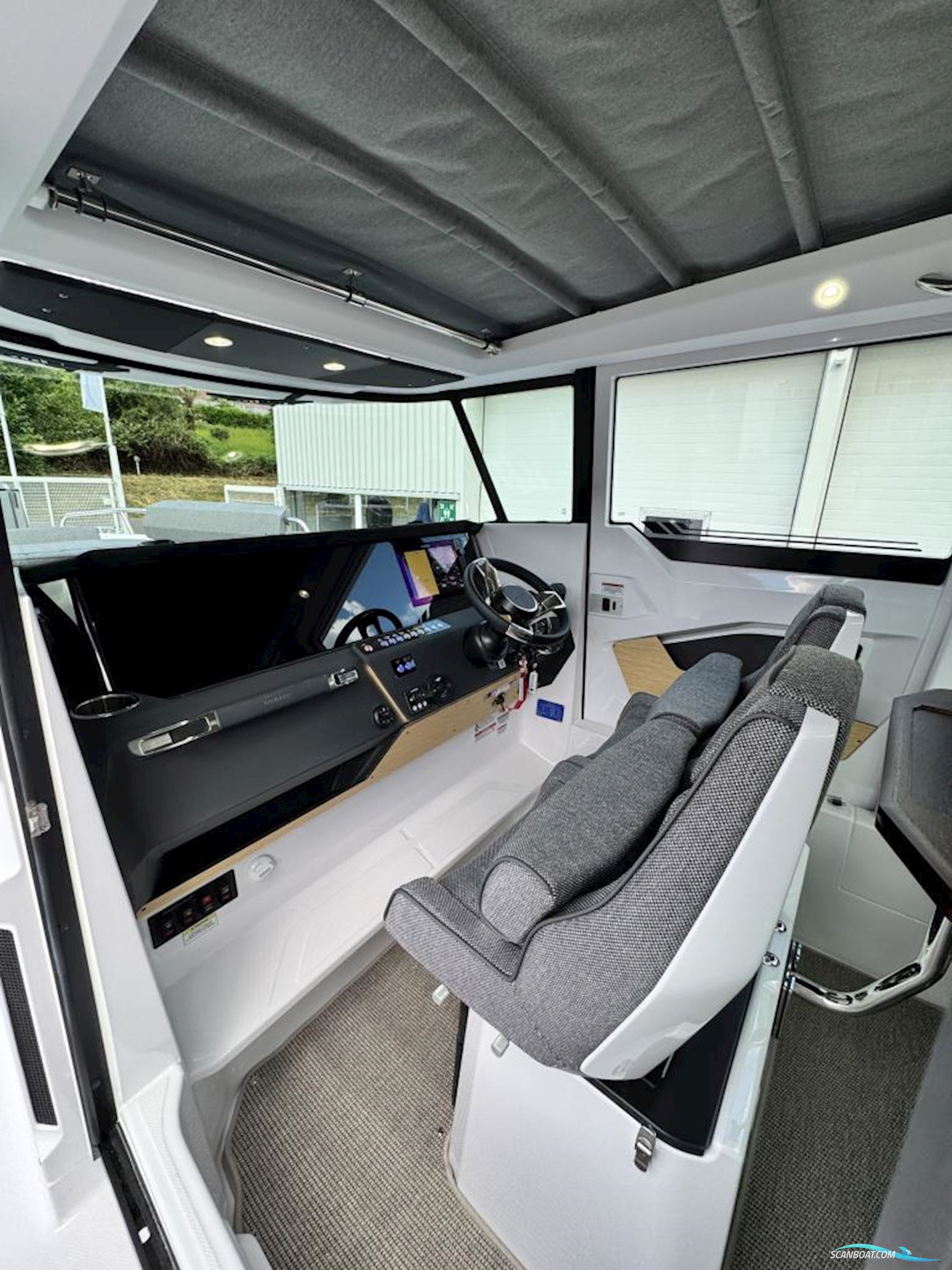 AXOPAR 29 XC Cross Cabin