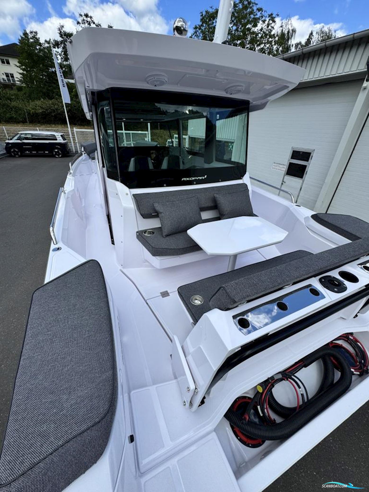 AXOPAR 29 XC Cross Cabin