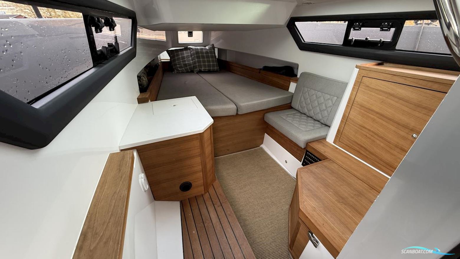 AXOPAR 37 Aft Cabin