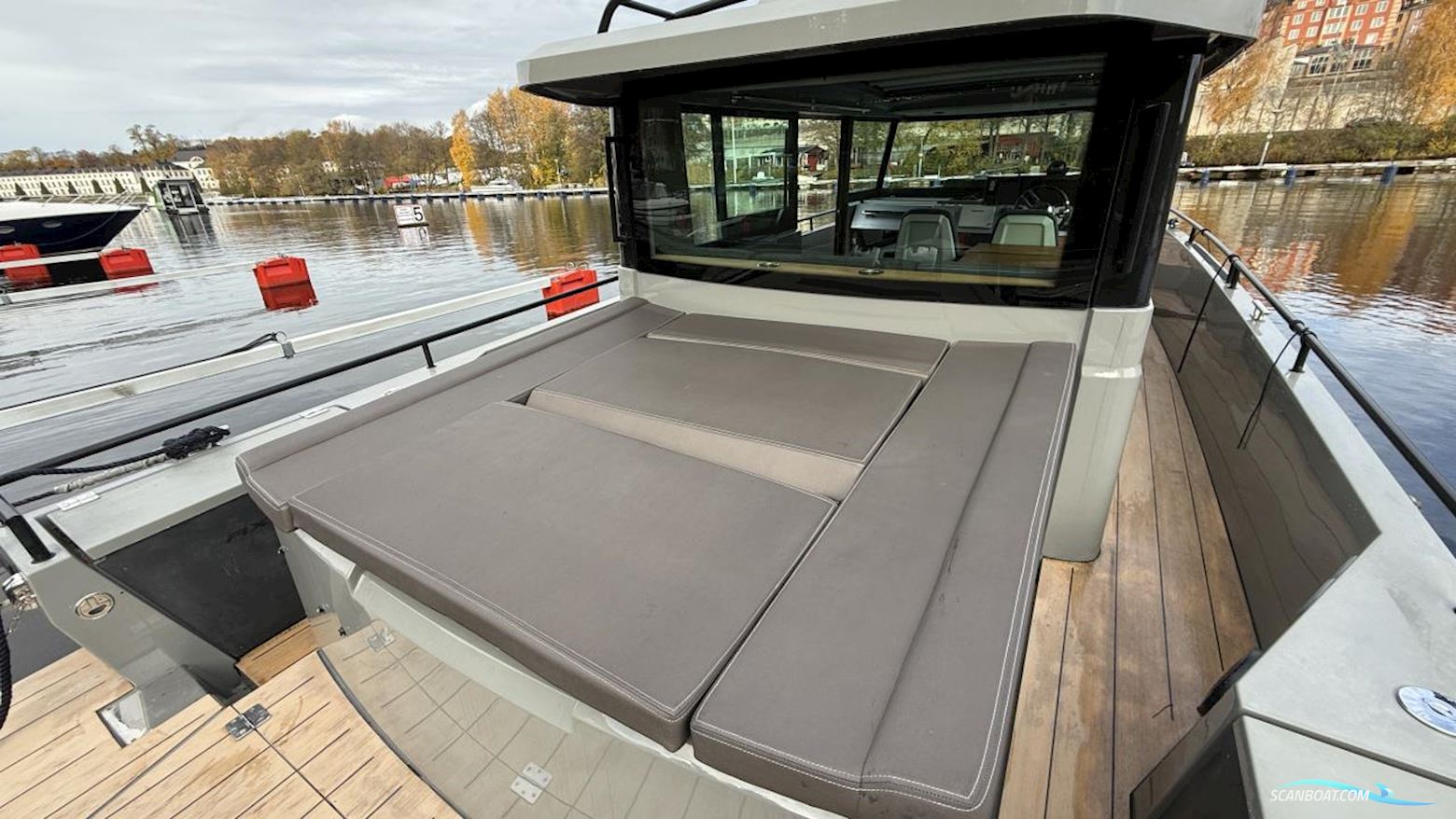 AXOPAR 37 Aft Cabin
