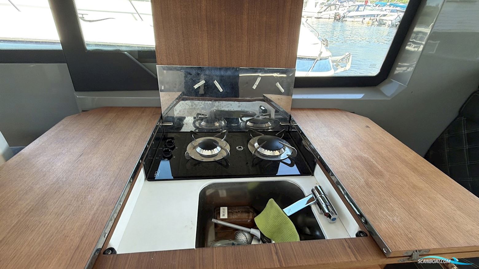 Axopar 37 Aft Cabin