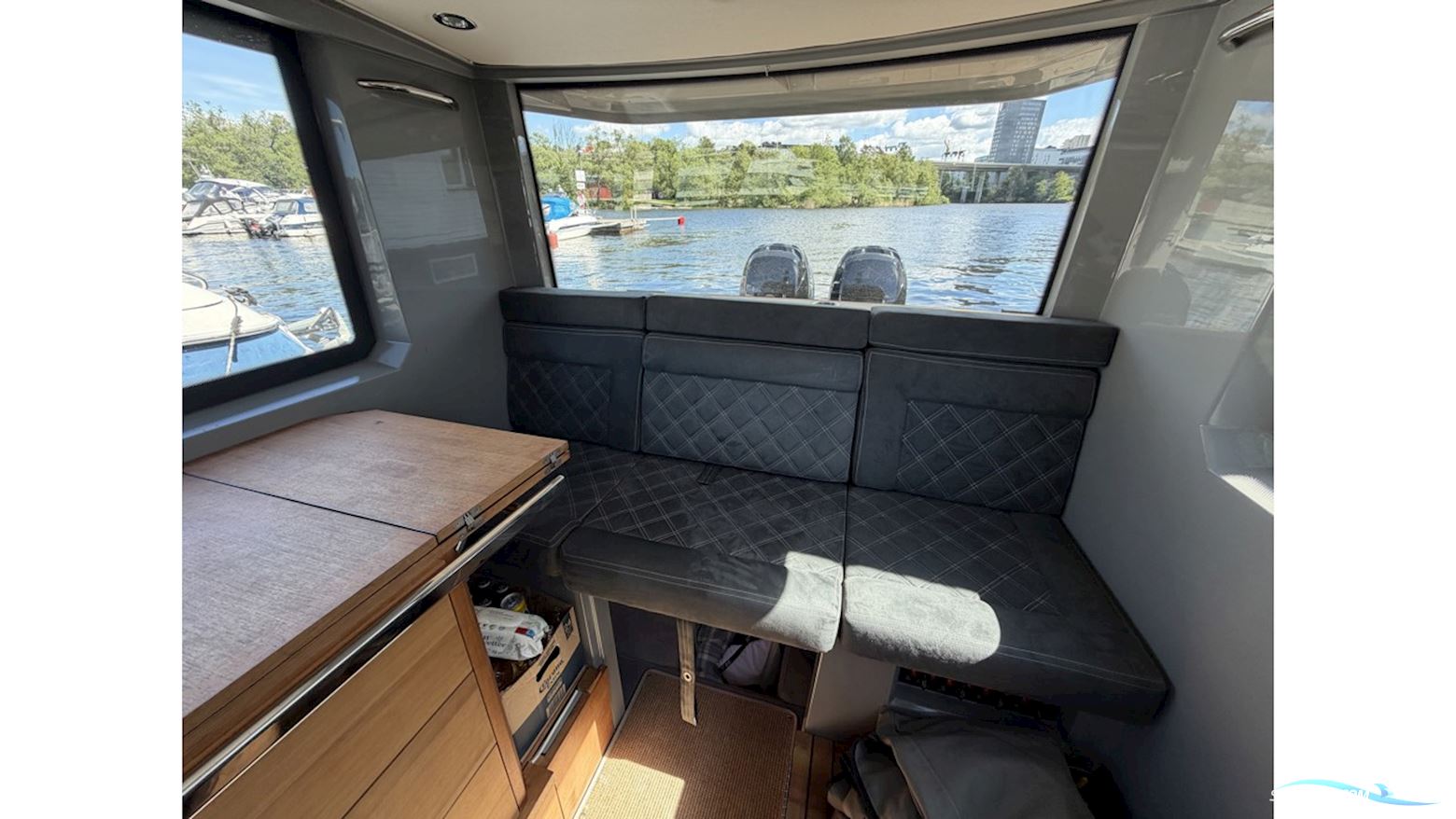 Axopar 37 Aft Cabin
