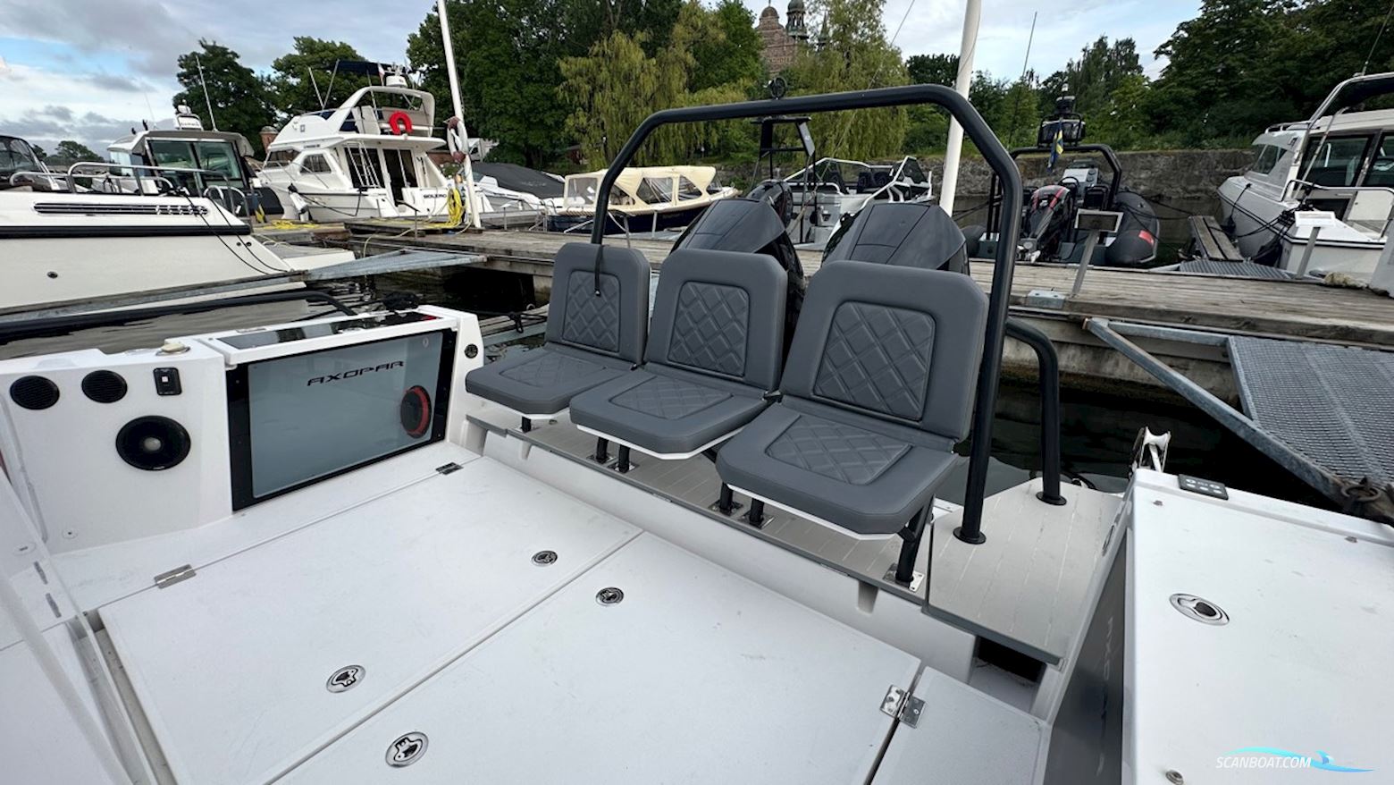 AXOPAR 37 Cabin