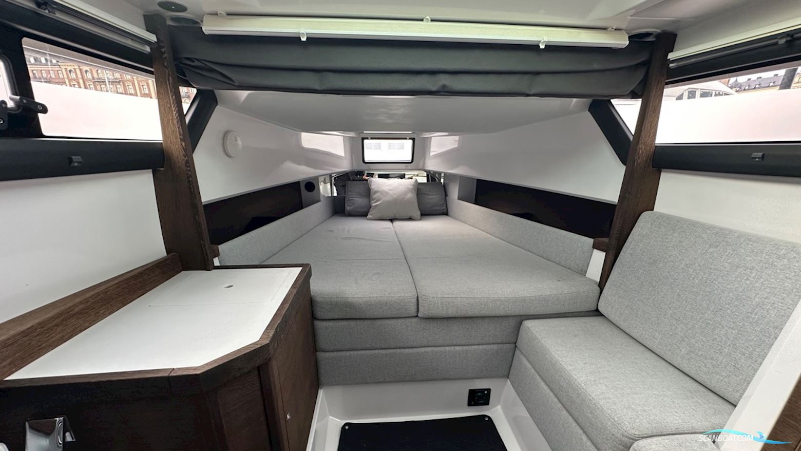 AXOPAR 37 Cabin