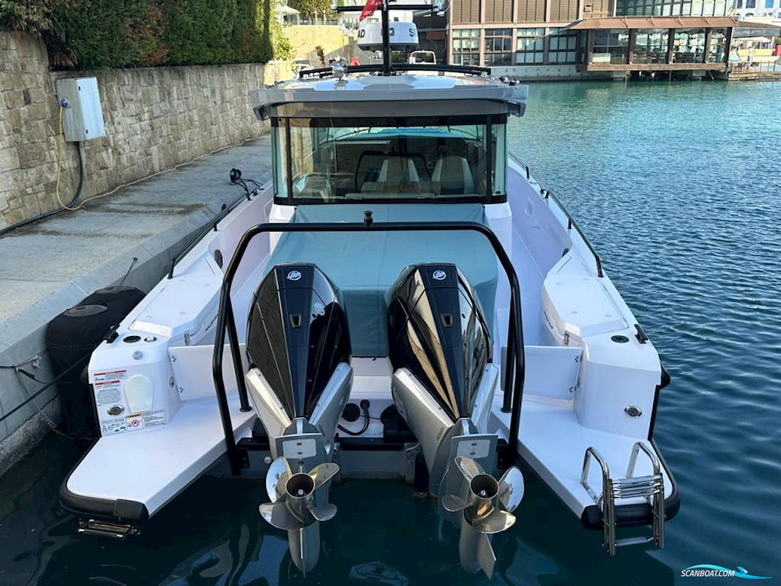 Axopar 37 Cross Cabin - Reserviert